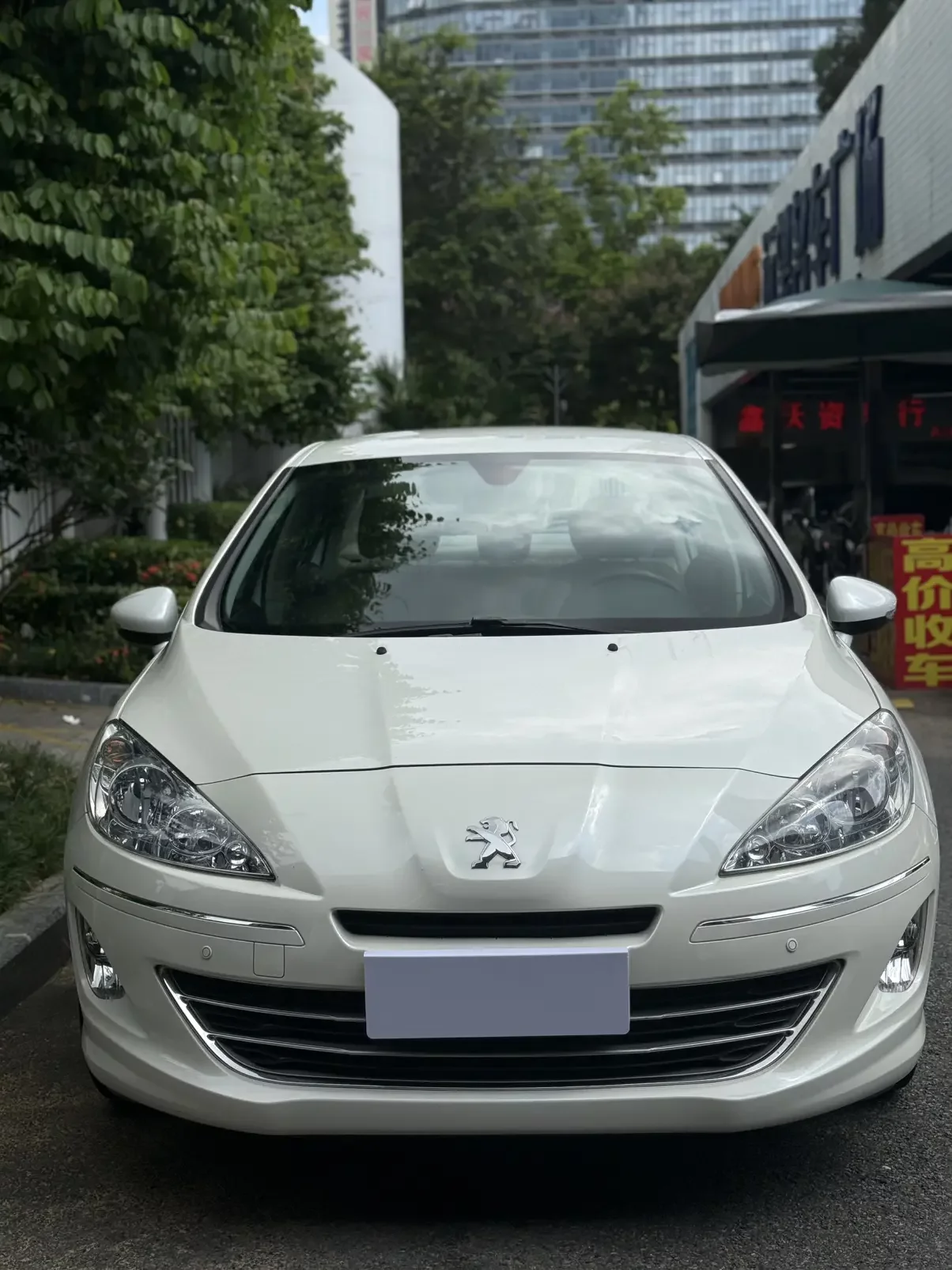 Peugeot 408
