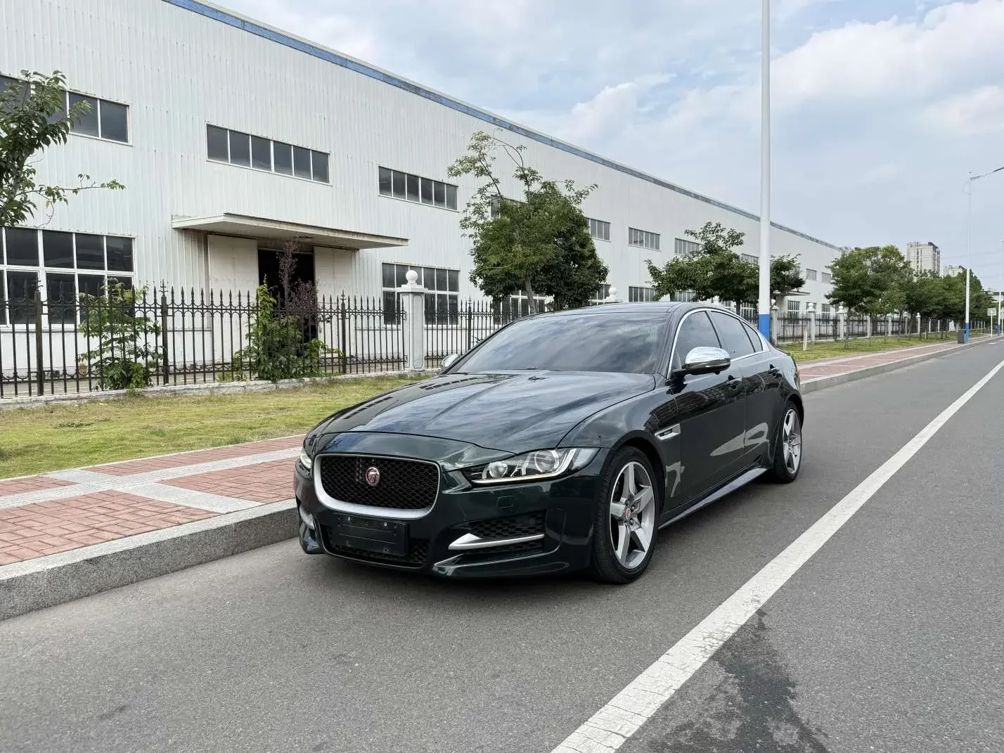 Jaguar XE  из Китая