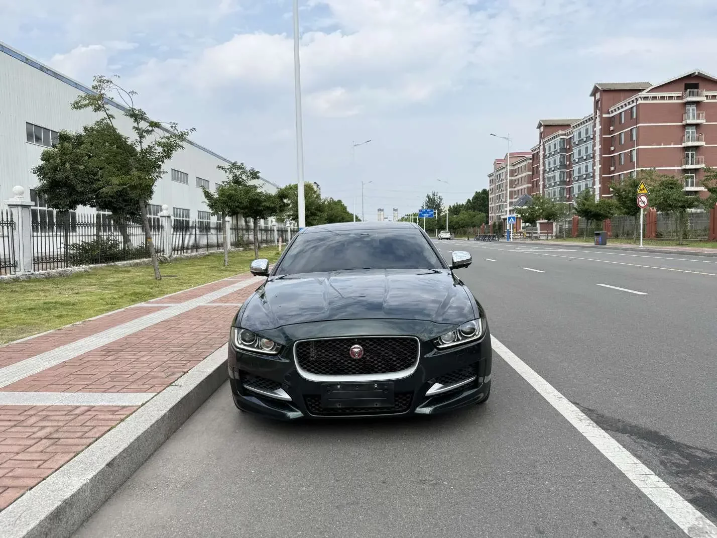 Jaguar XE  из Китая