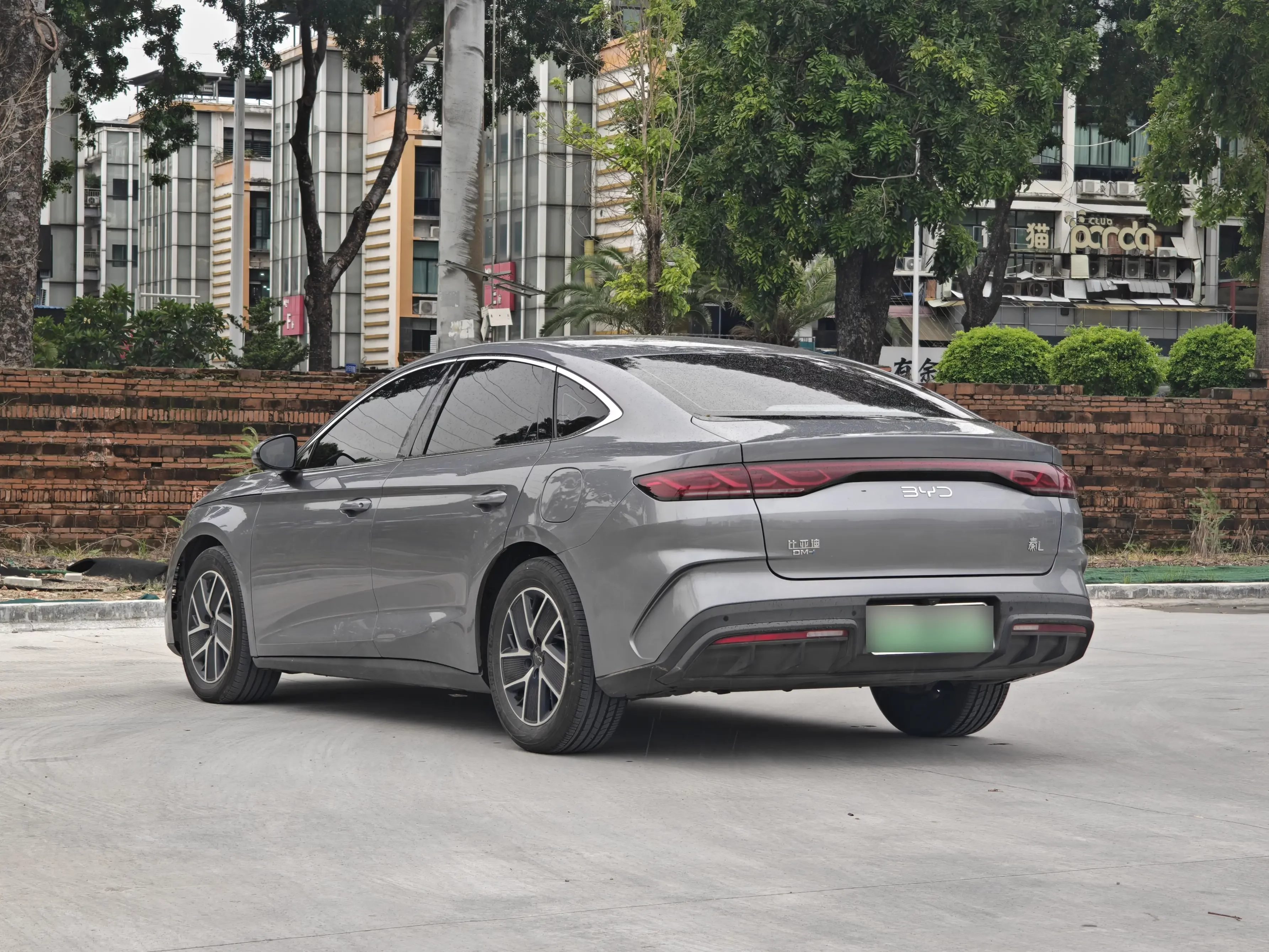BYD Qin L DM