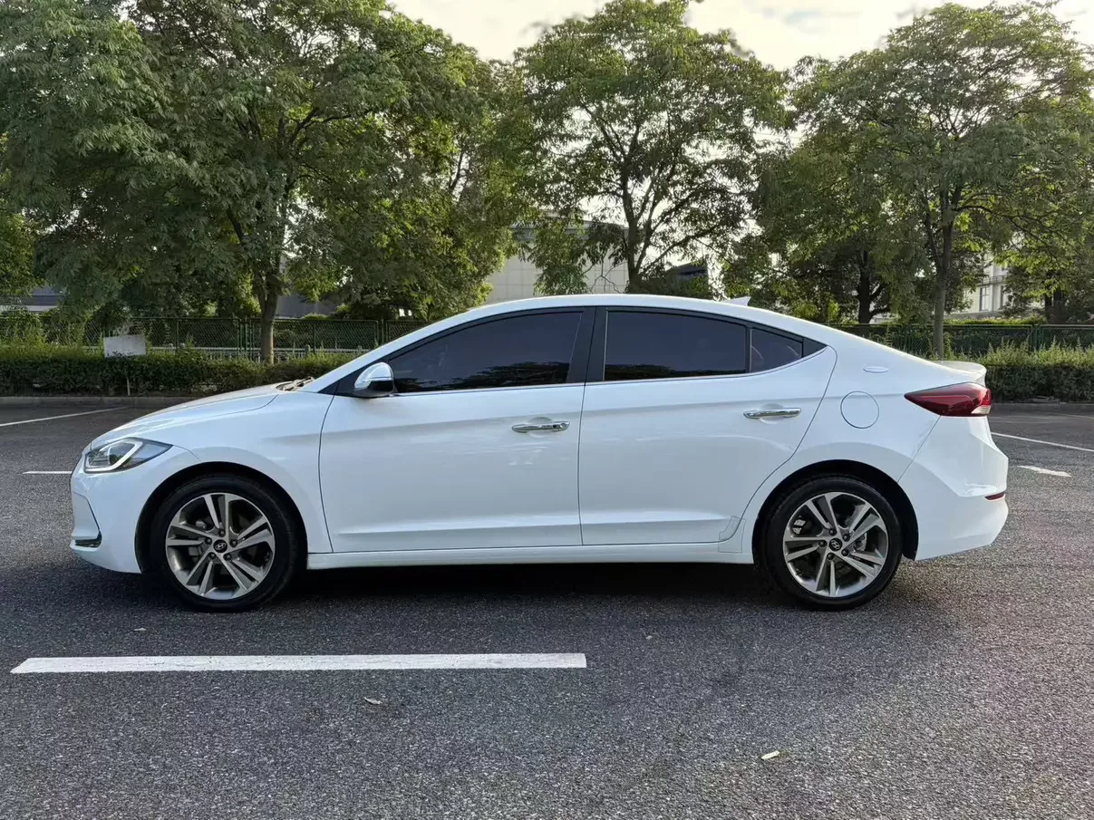 Hyundai lead