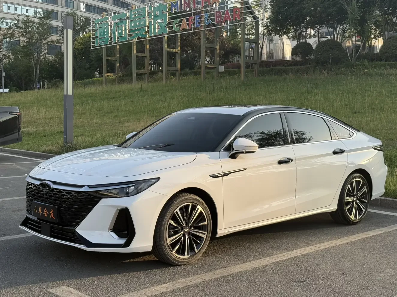 Chery Arrizo 8