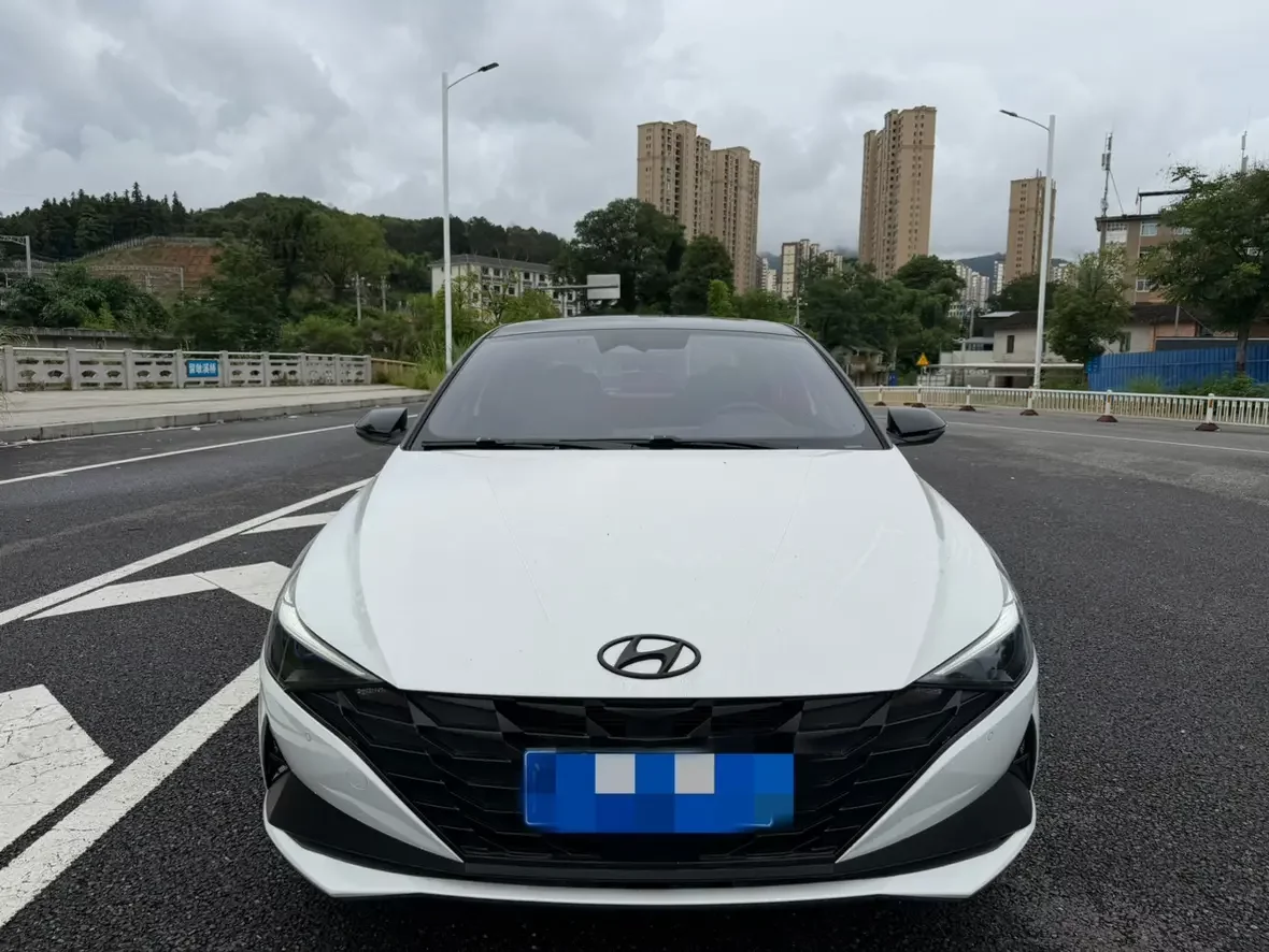Hyundai Elantra