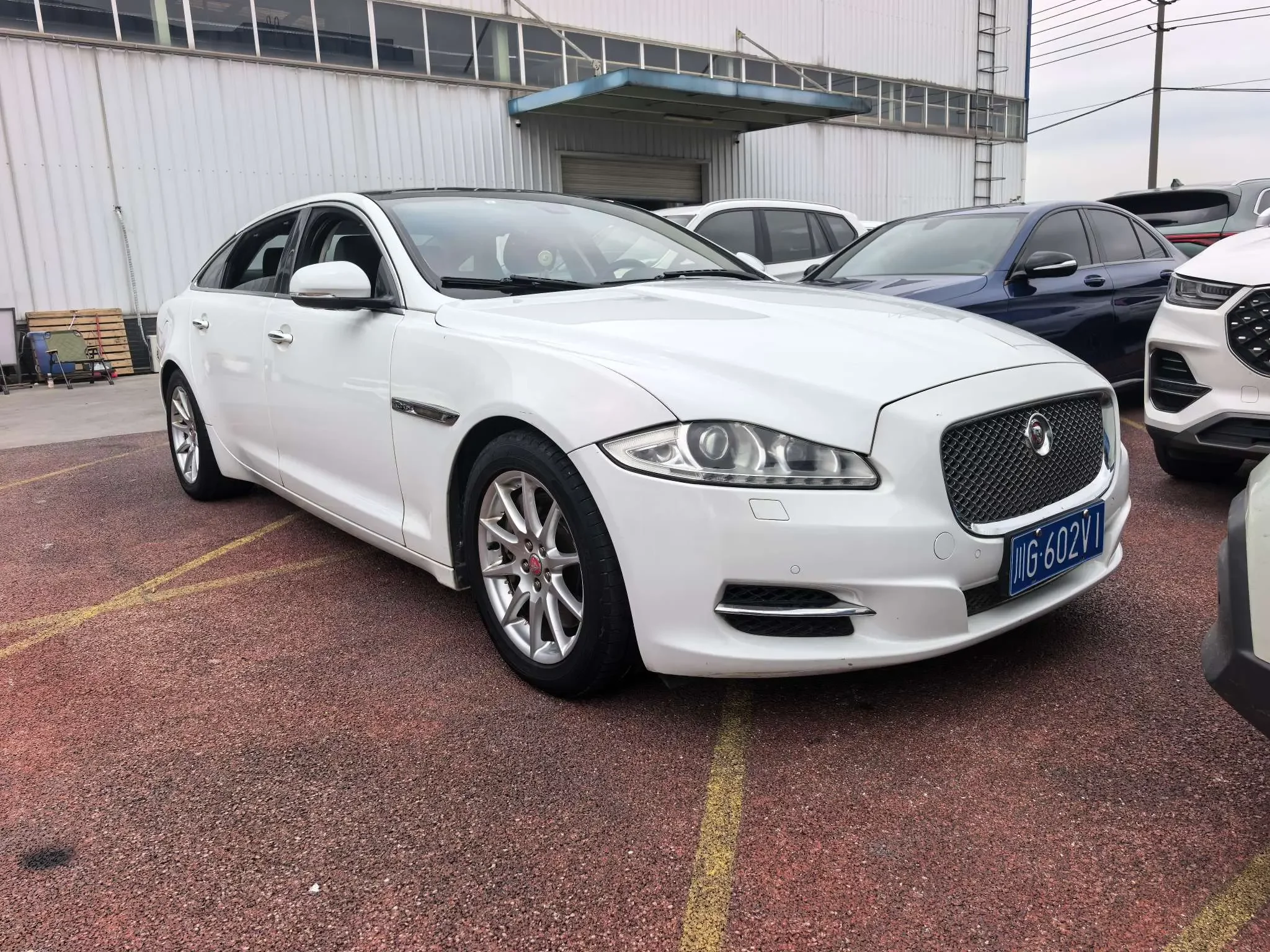 Jaguar XJ