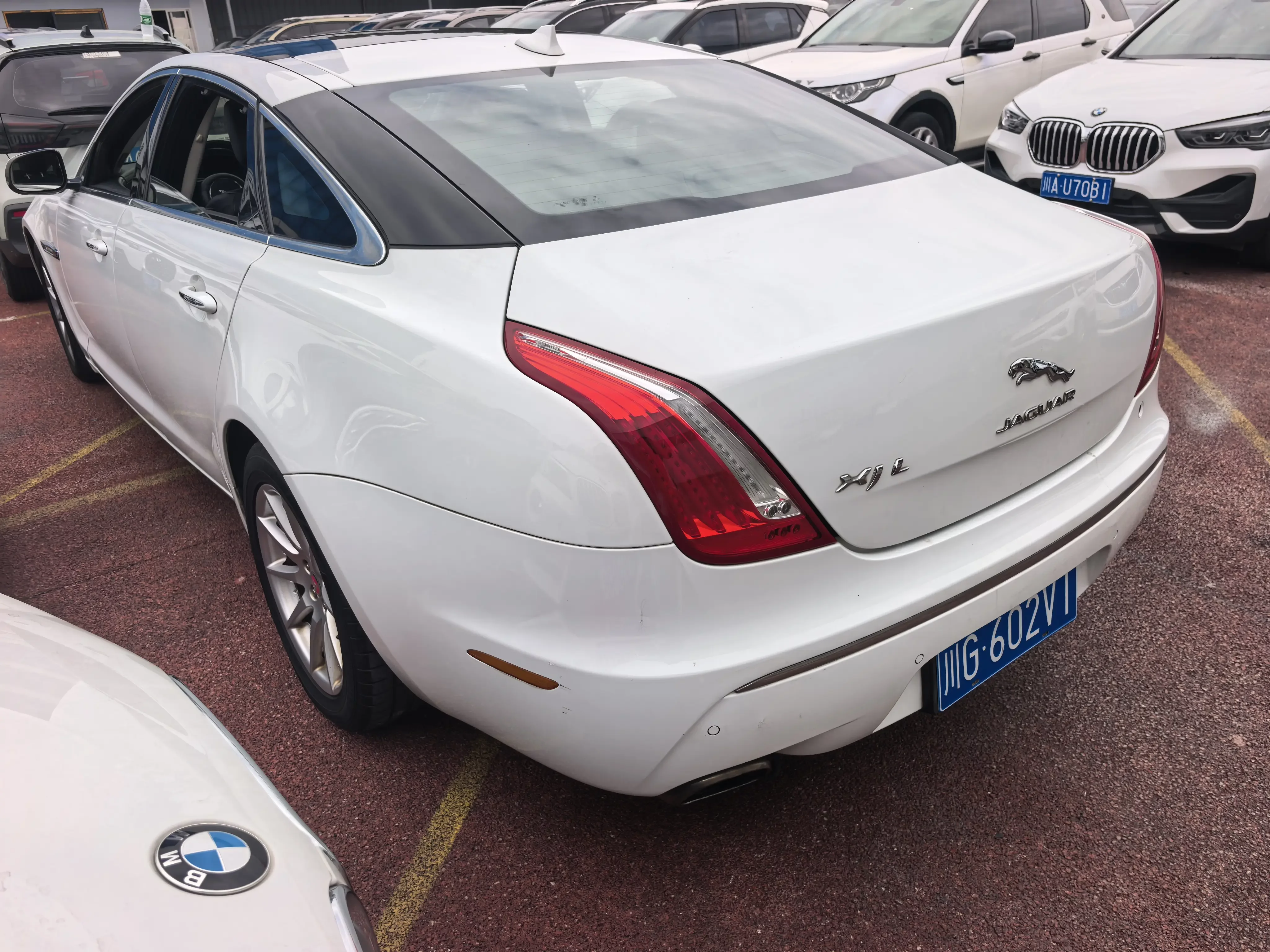 Jaguar XJ
