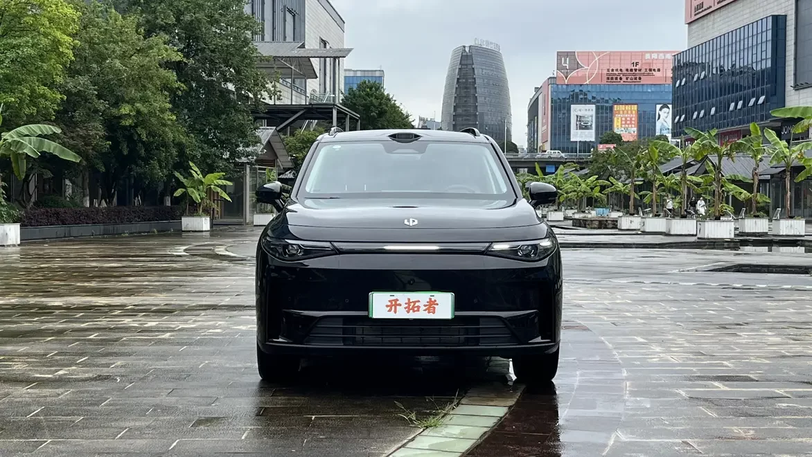 Leapmotor C16