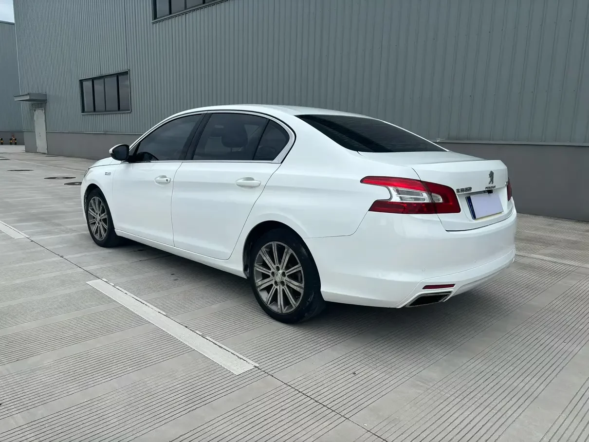 Peugeot 408