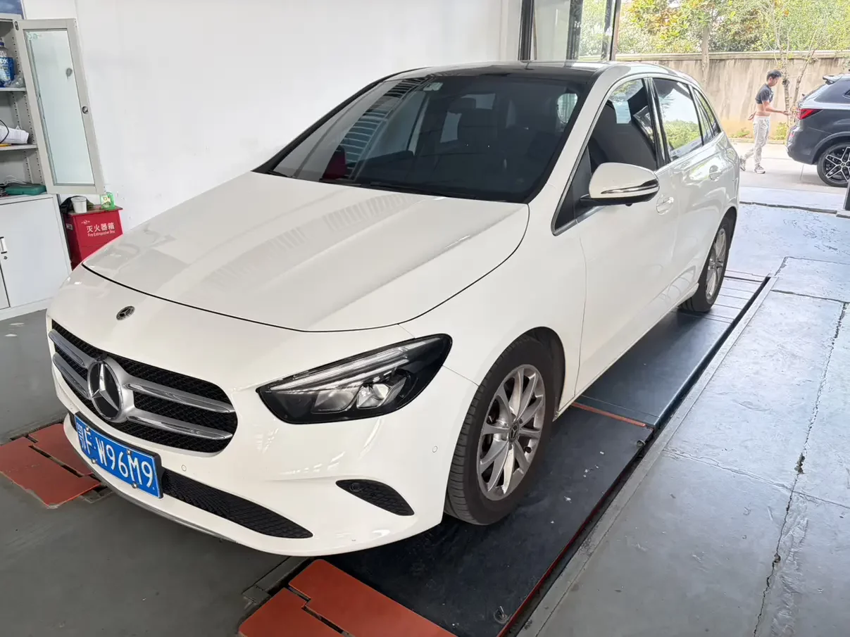 Mercedes-Benz B Class