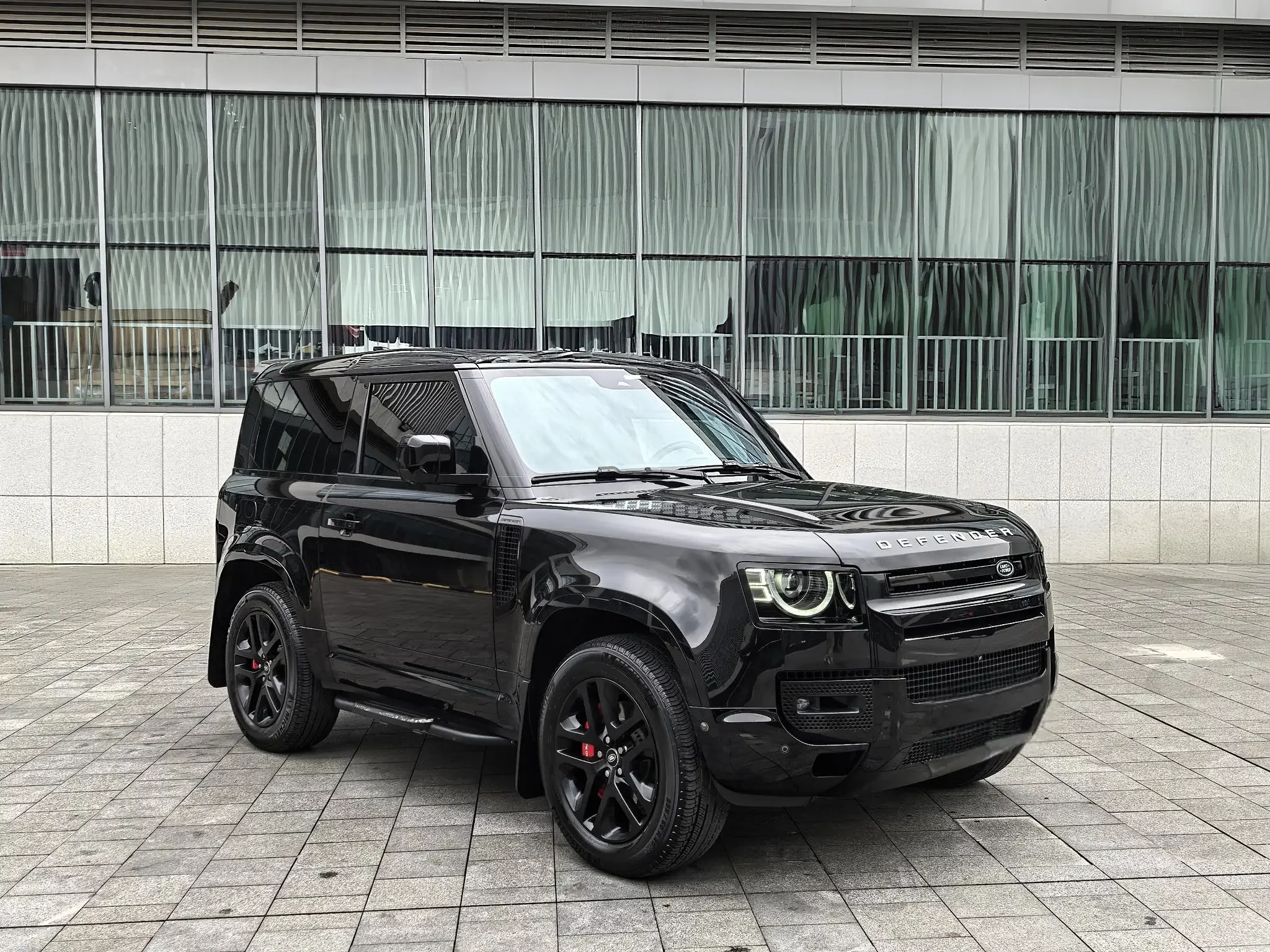 Land Rover guard