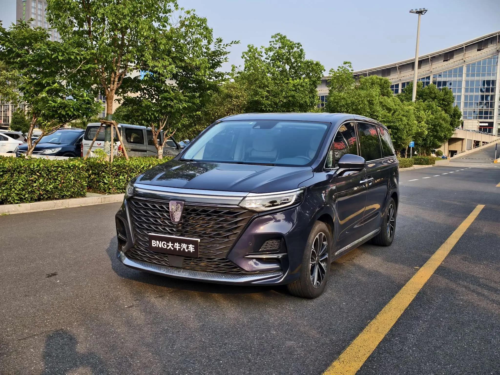 Roewe iMAX8