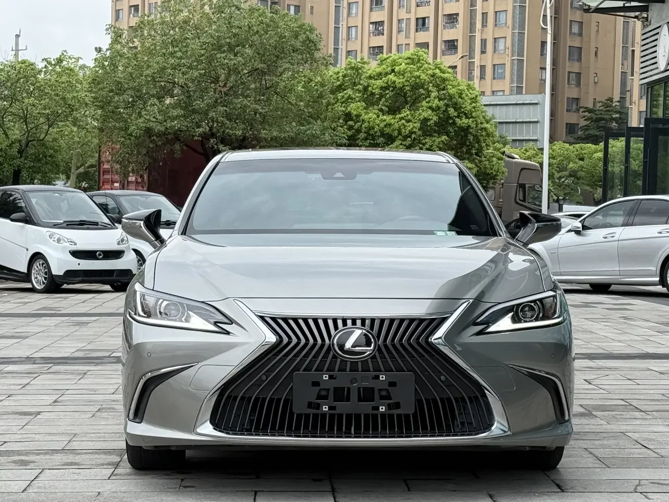 Lexus ES