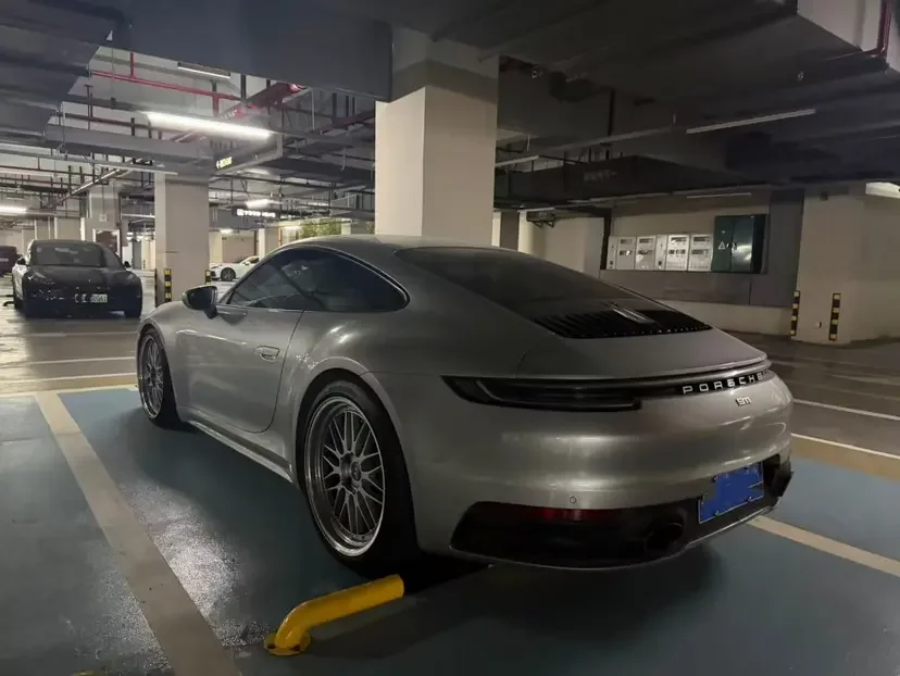 Porsche 911