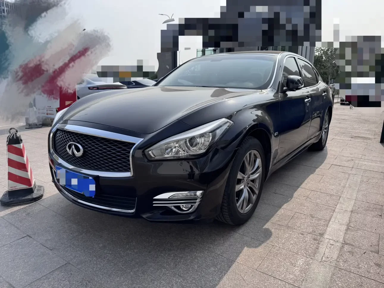 Infiniti Q70