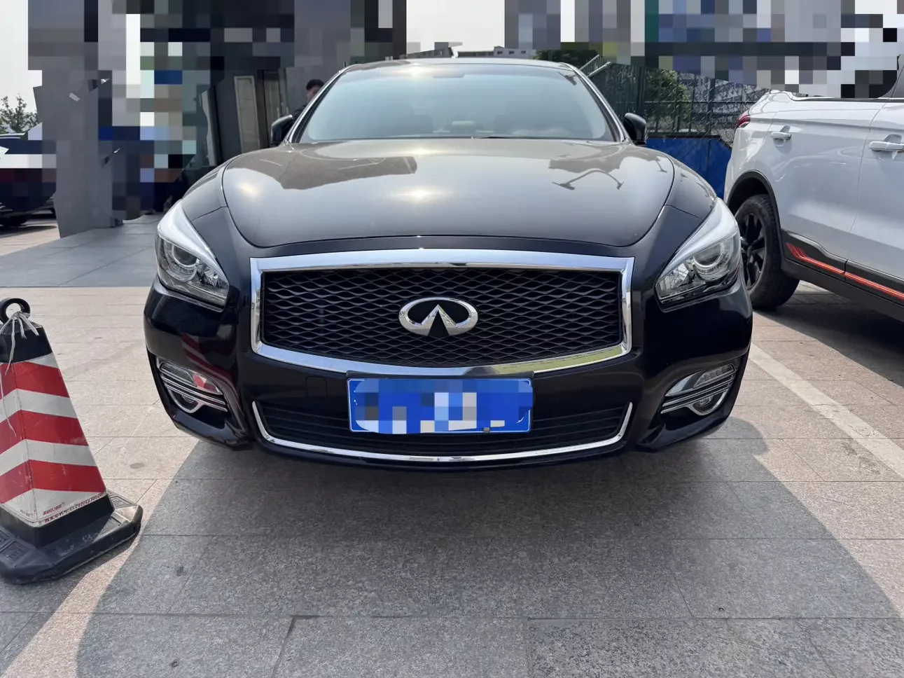 Infiniti Q70