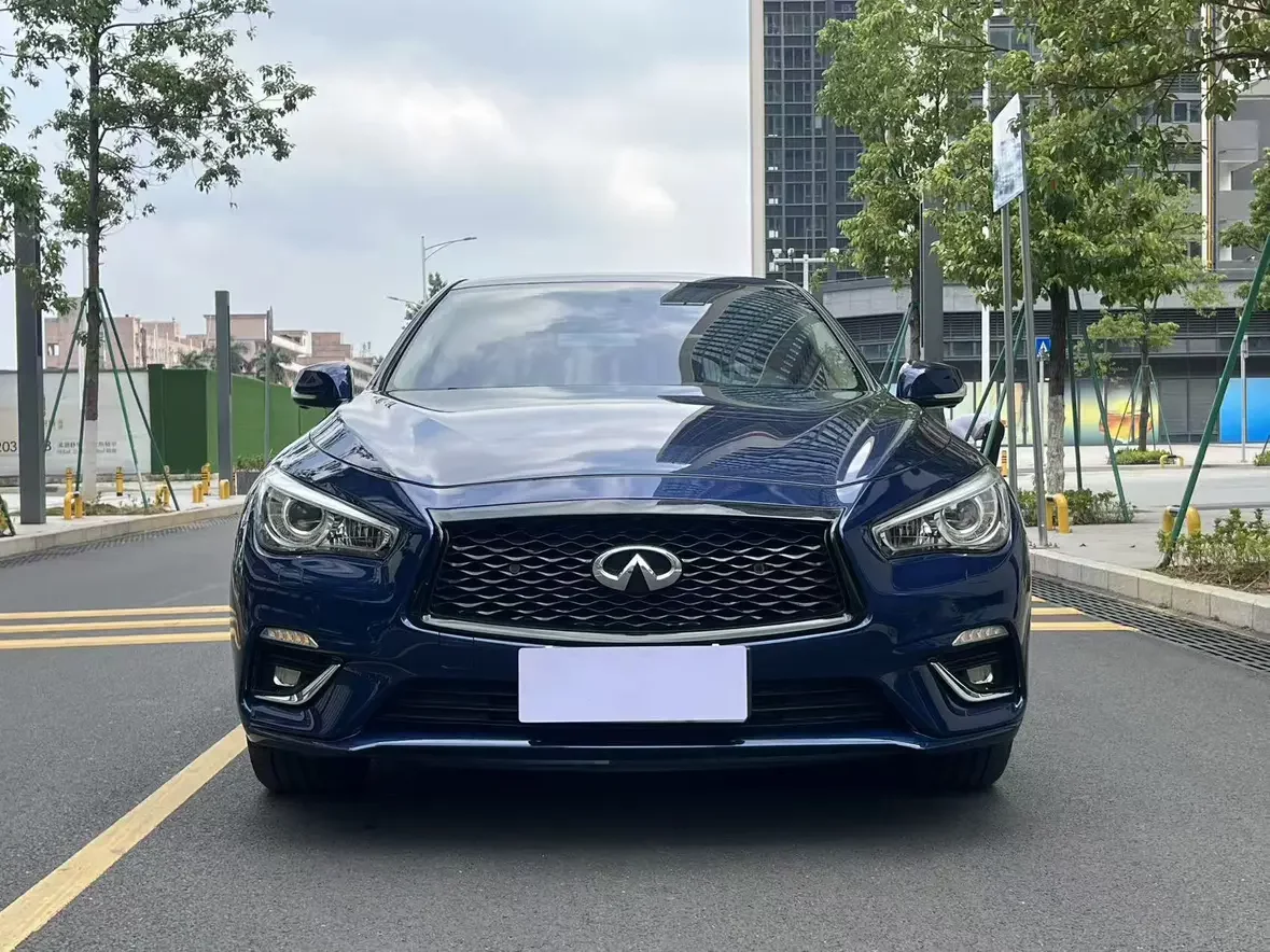 Infiniti Q50L
