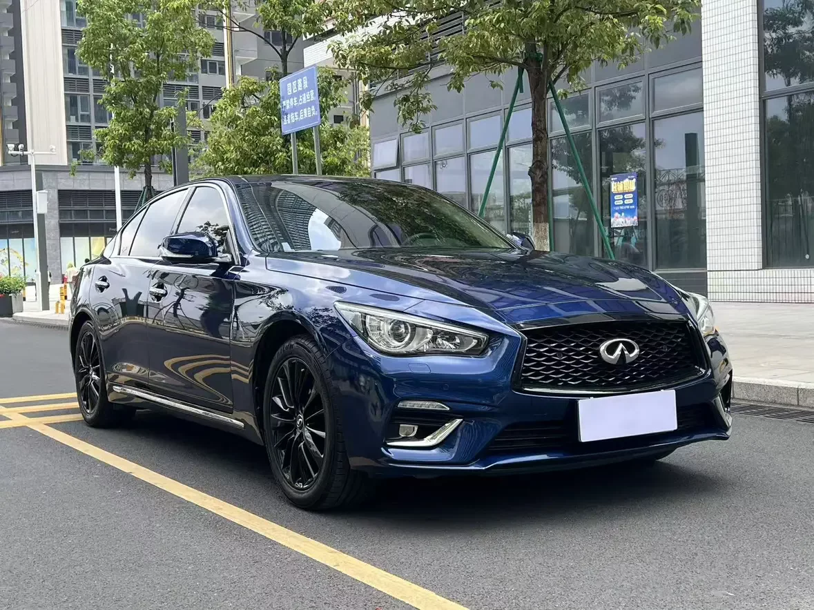 Infiniti Q50L