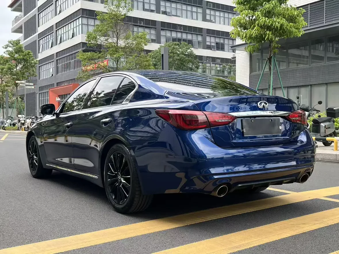 Infiniti Q50L