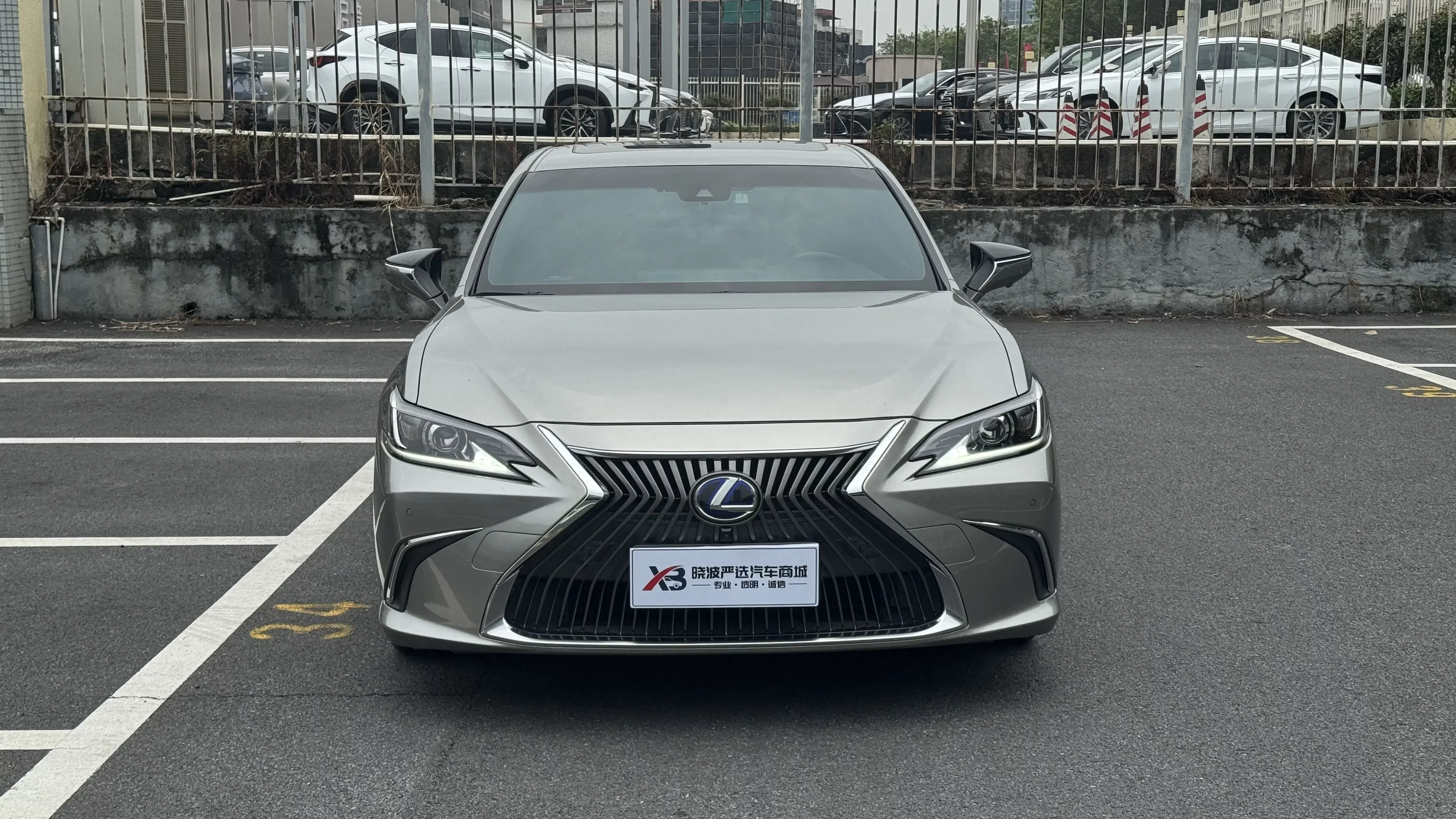 Lexus ES