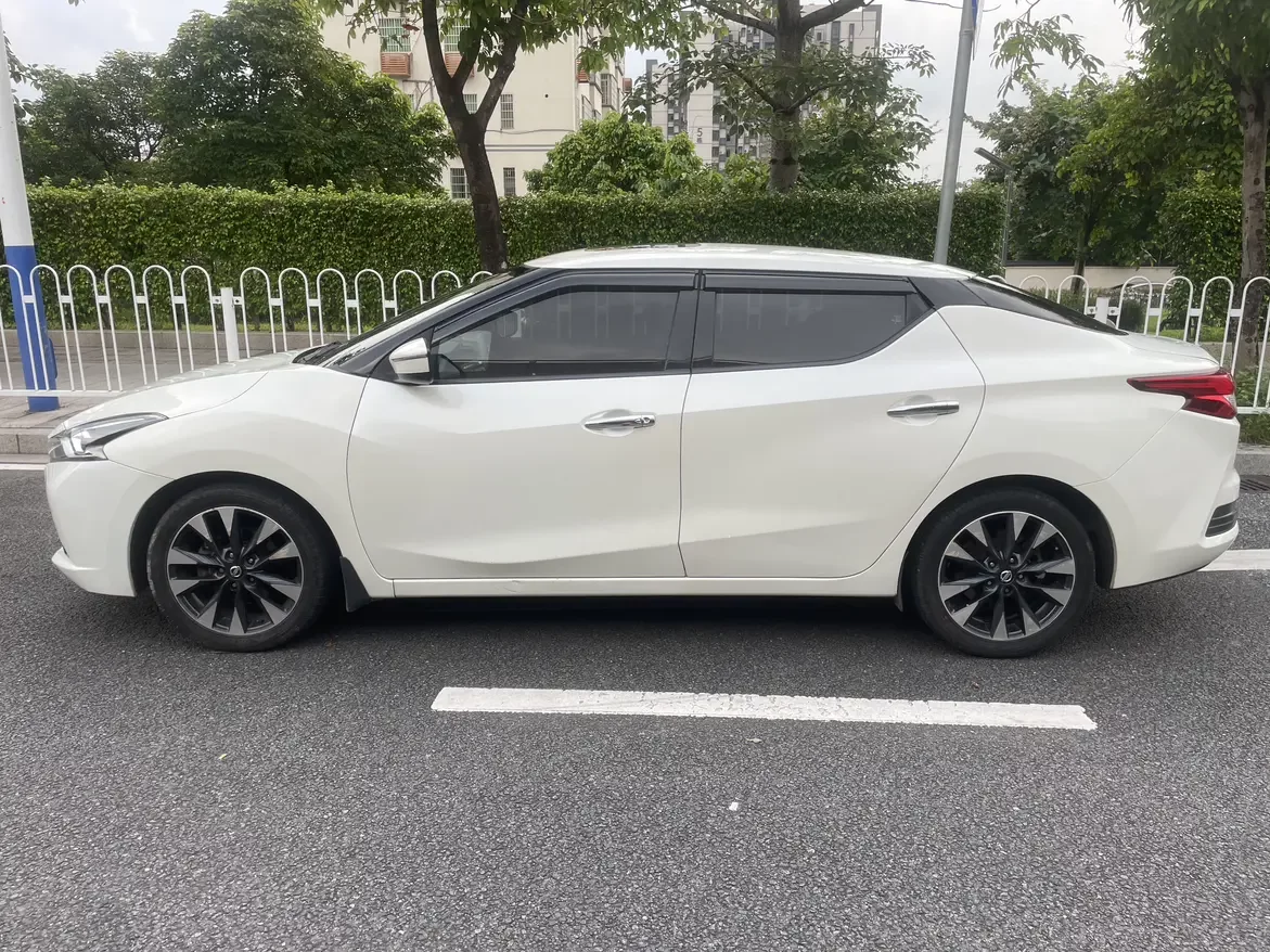 Nissan bluebird