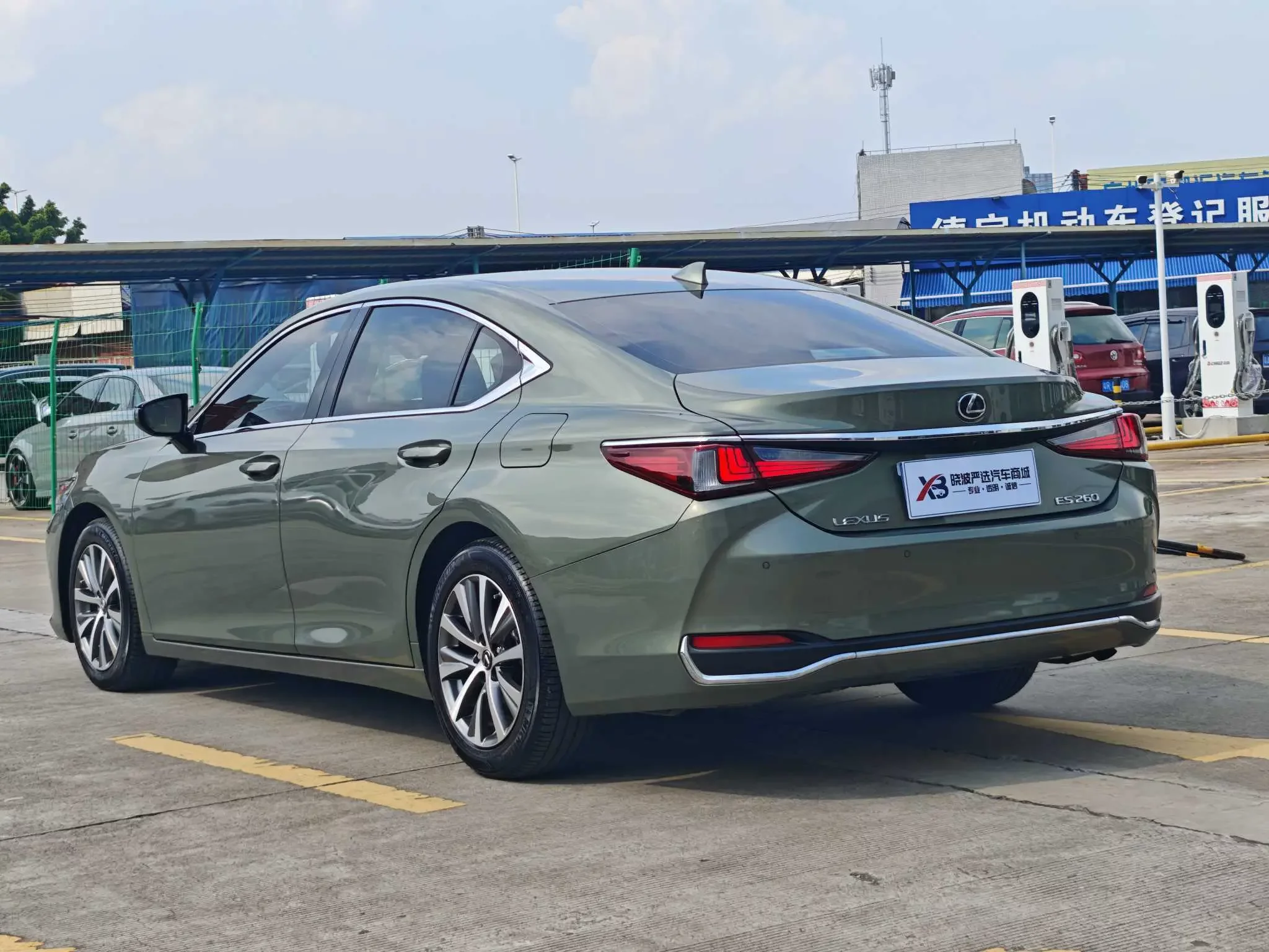 Lexus ES