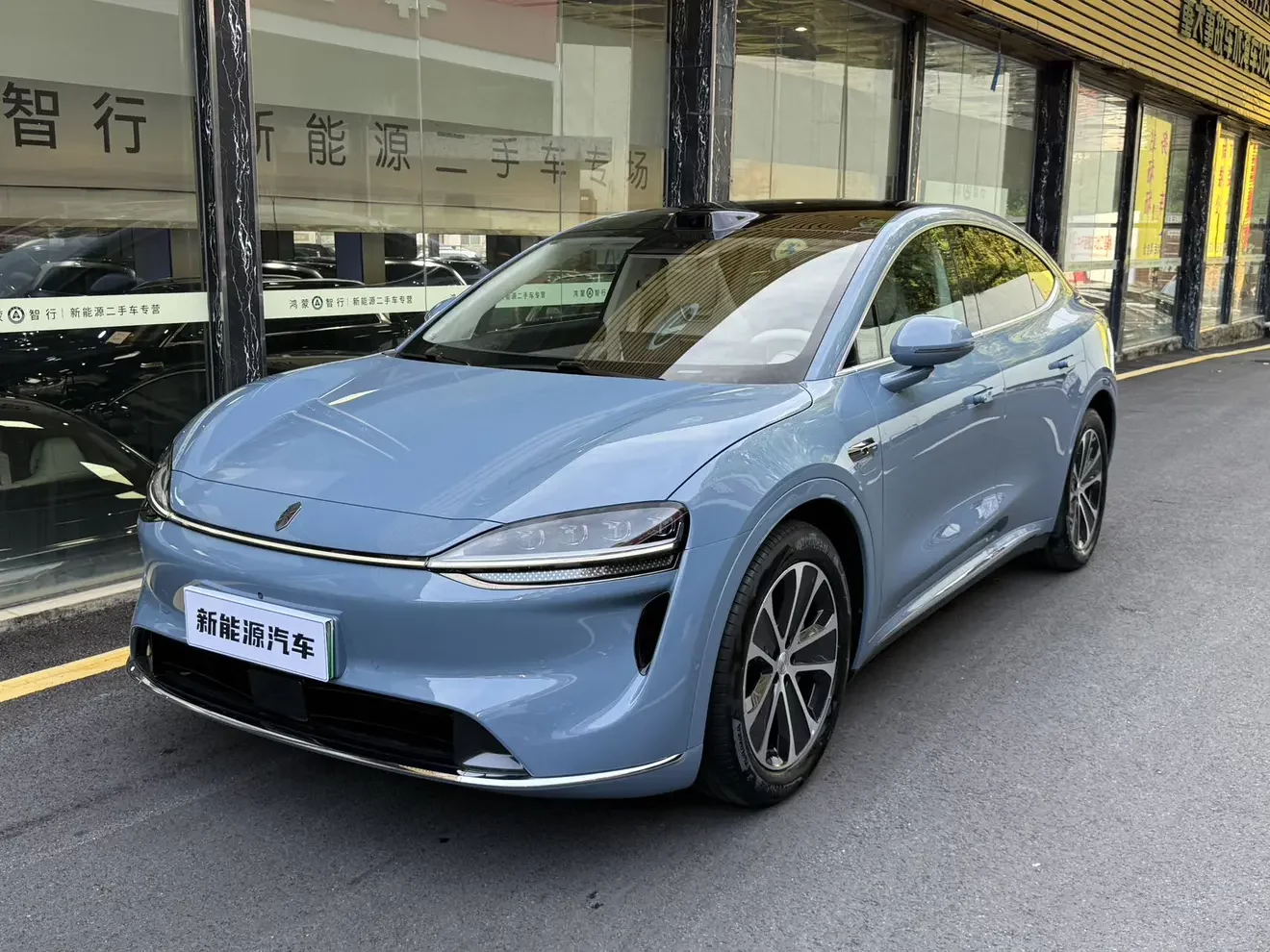Luxeed Zhijie R7
