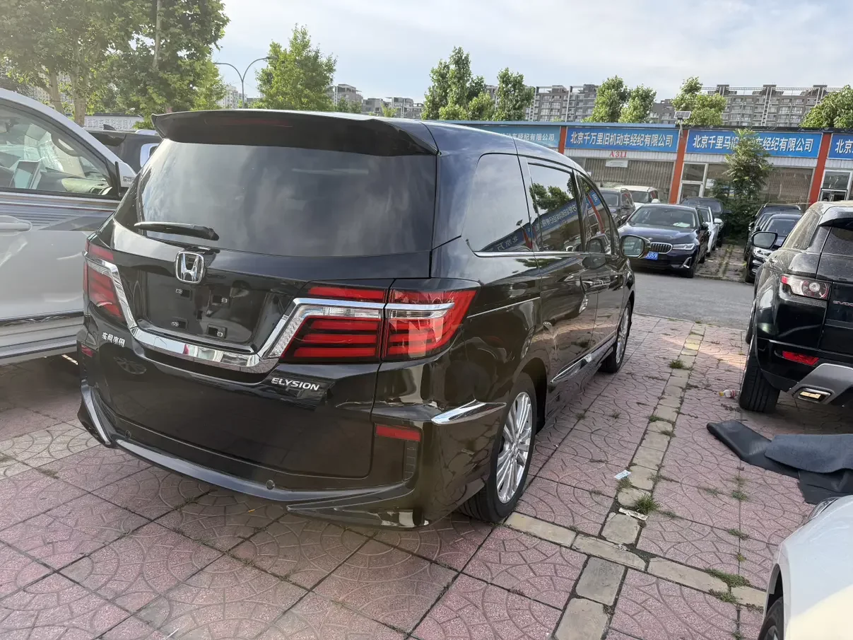 Honda Elysion (Alison)  из Китая