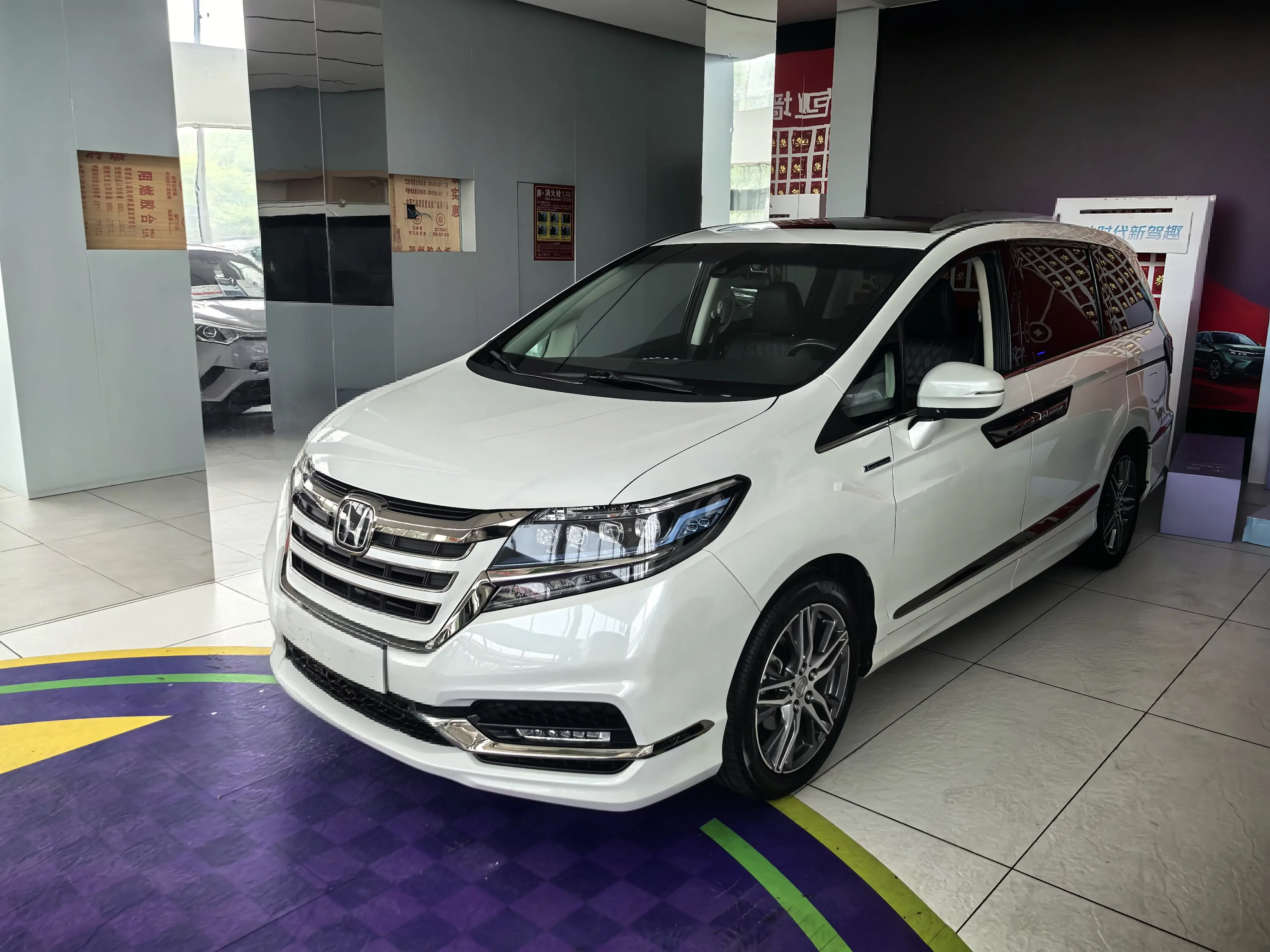 Honda Elysion (Alison)  из Китая
