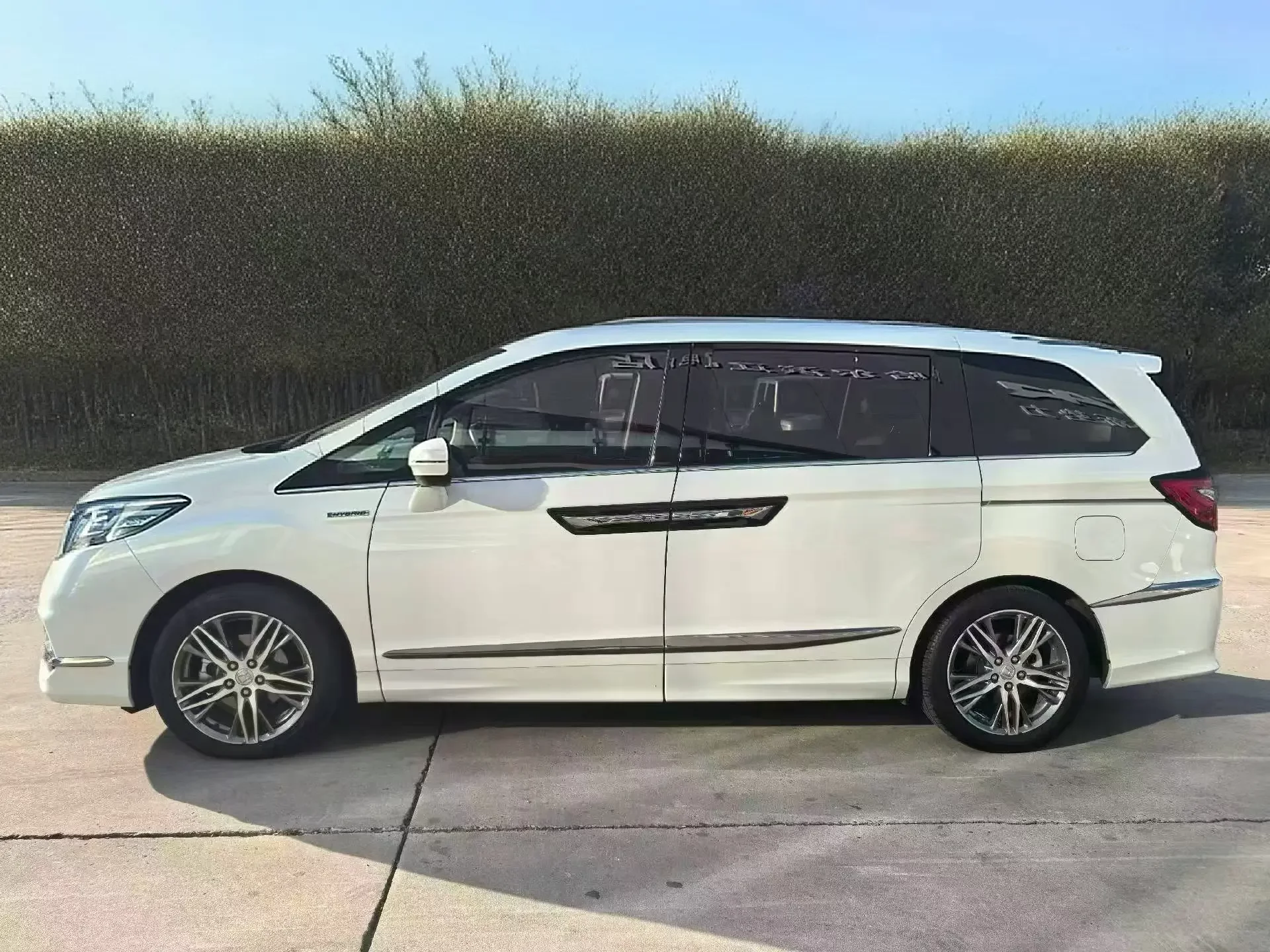 Honda Elysion (Alison)  из Китая