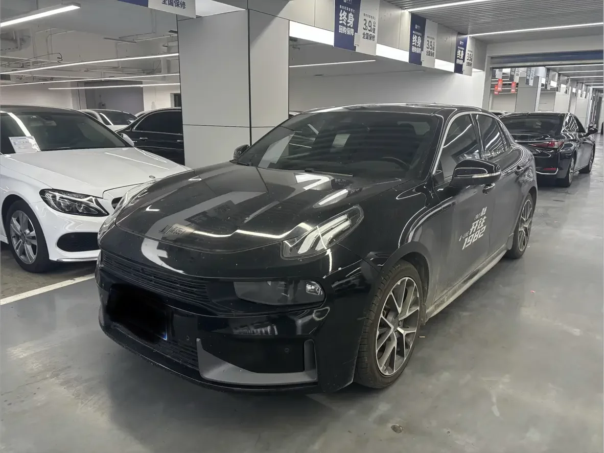 Lynk & Co 03