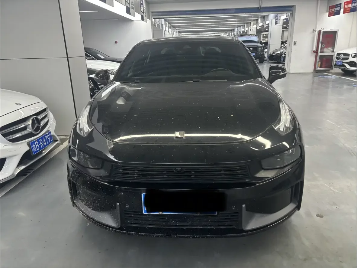 Lynk & Co 03