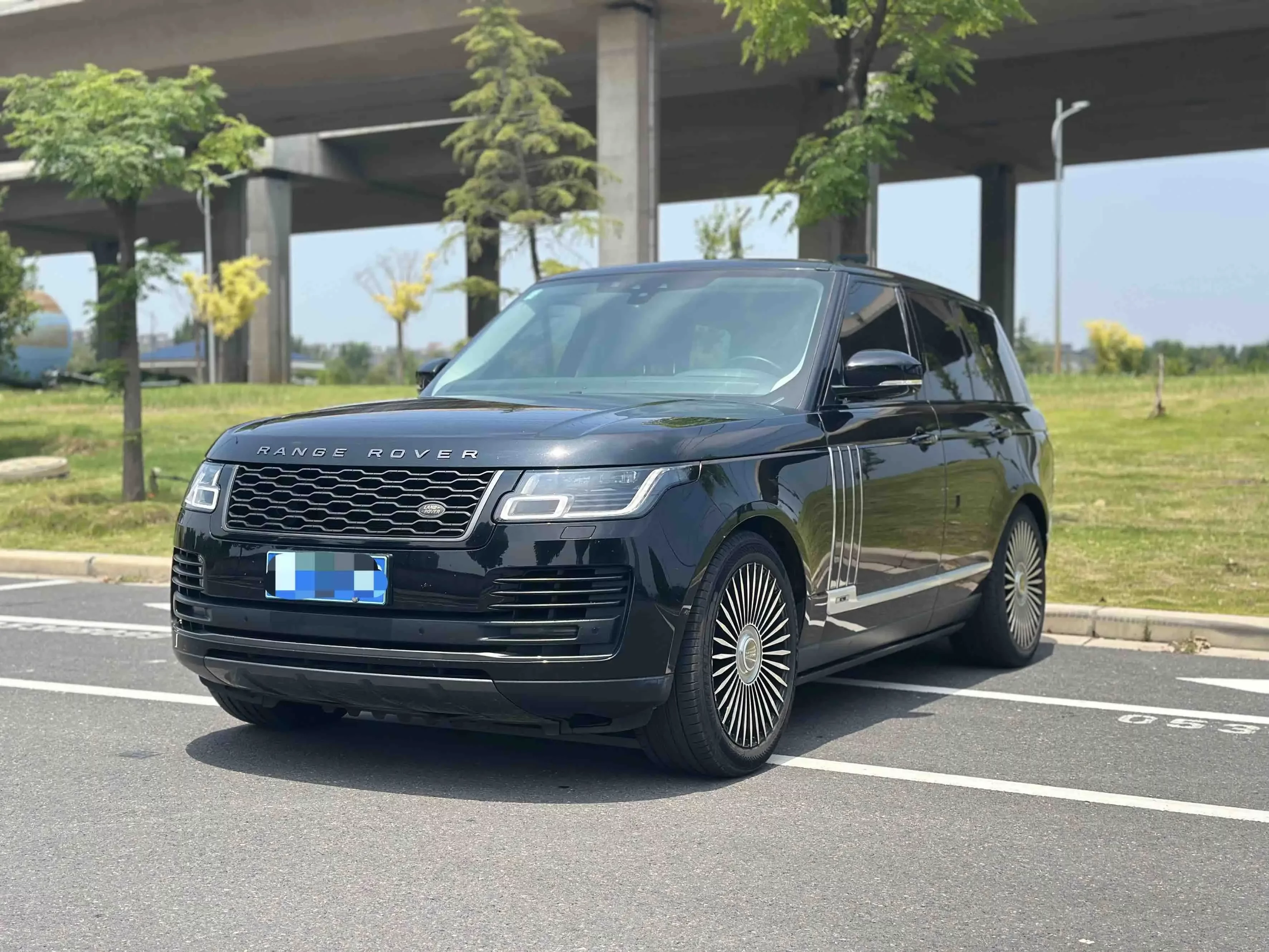 Land Rover range rover