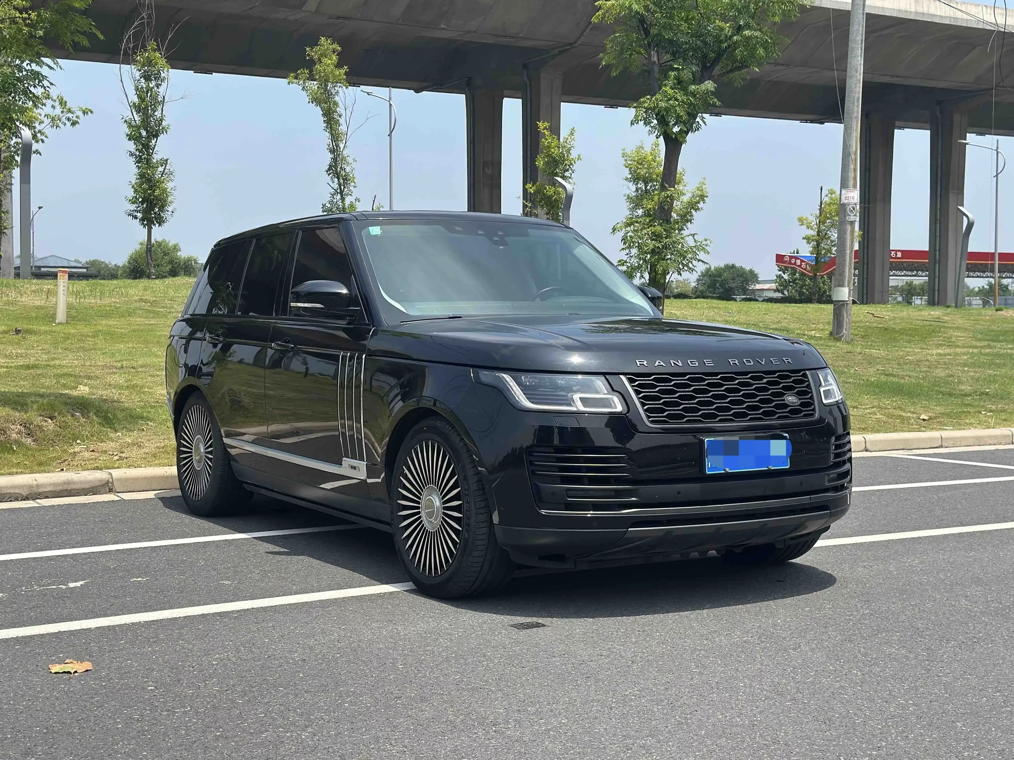 Land Rover range rover