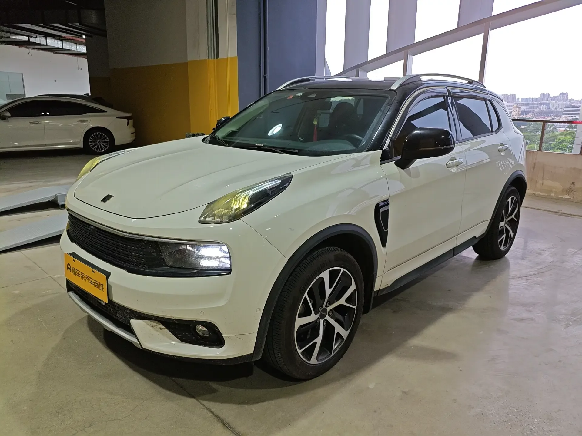 Lynk & Co 01