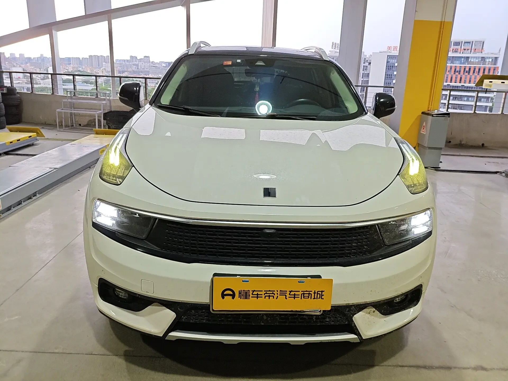 Lynk & Co 01