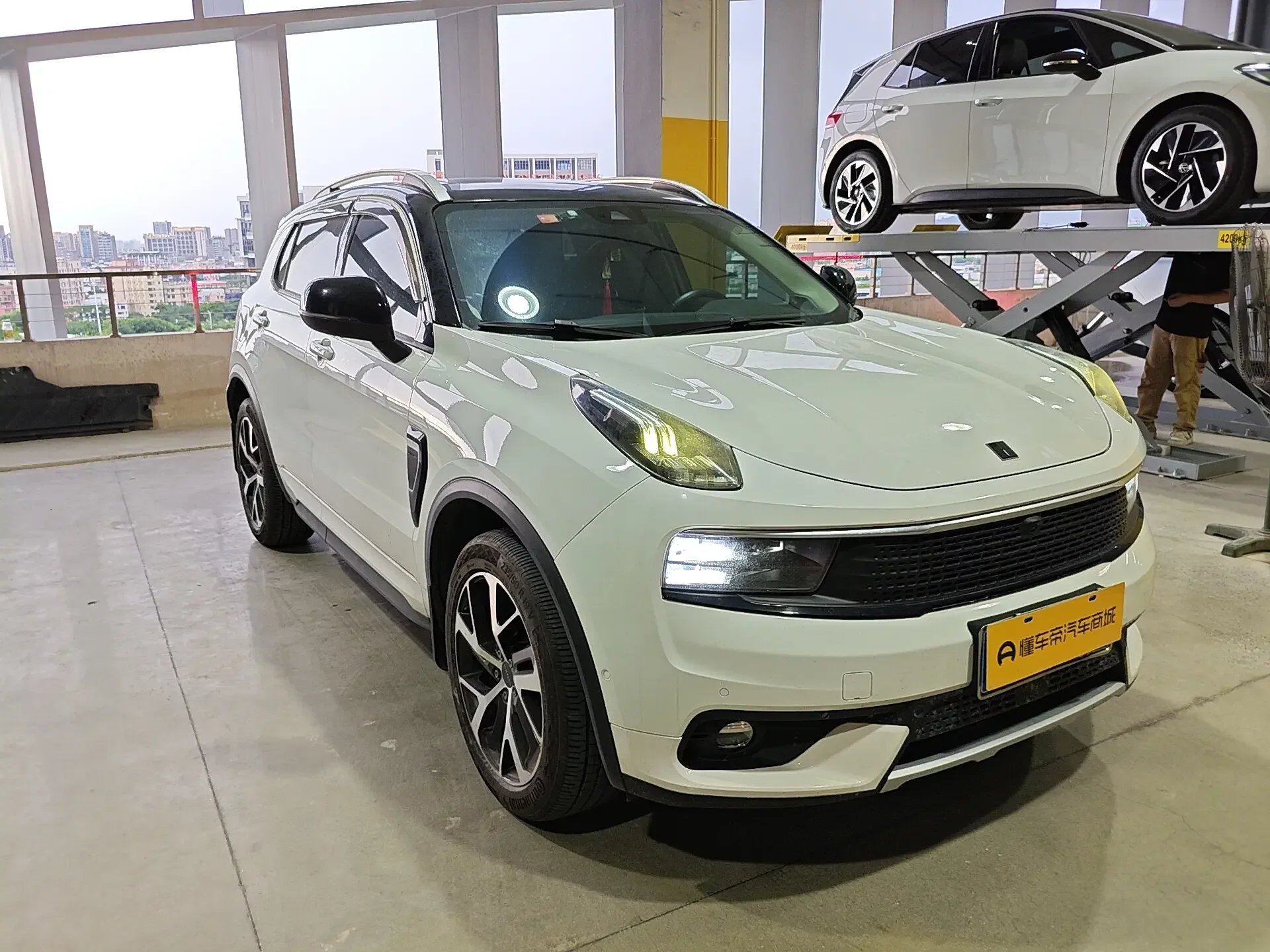 Lynk & Co 01