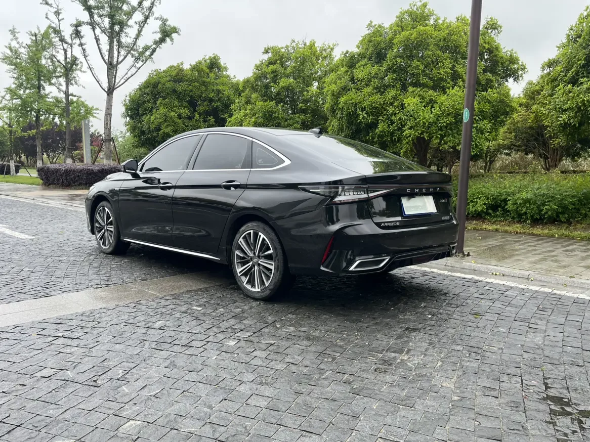 Chery Arrizo 8