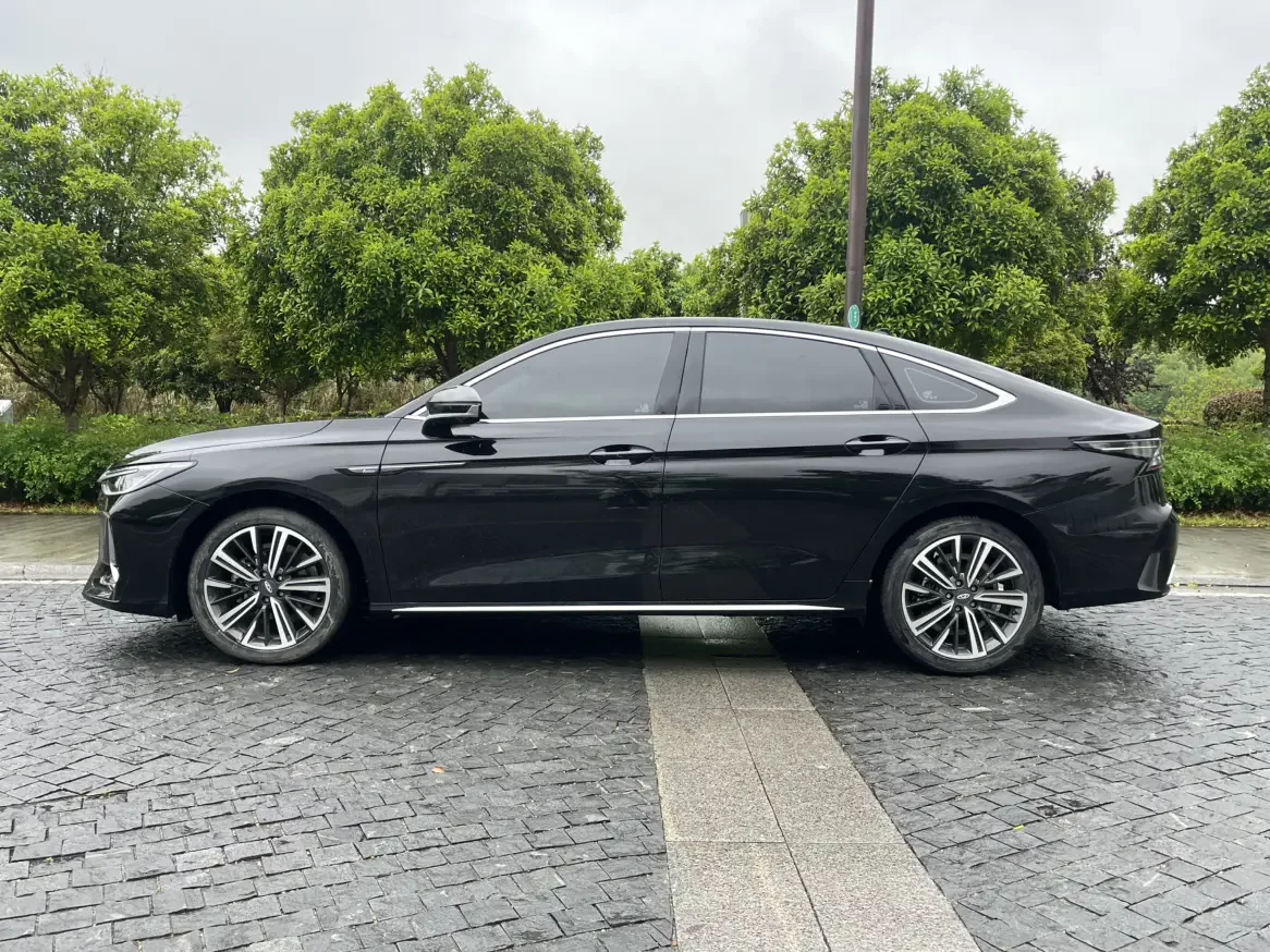 Chery Arrizo 8