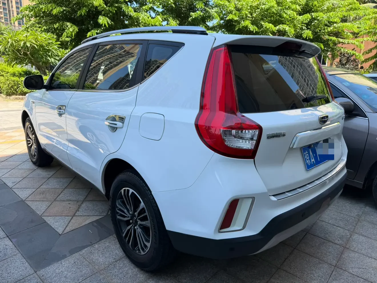 Geely Vision X6