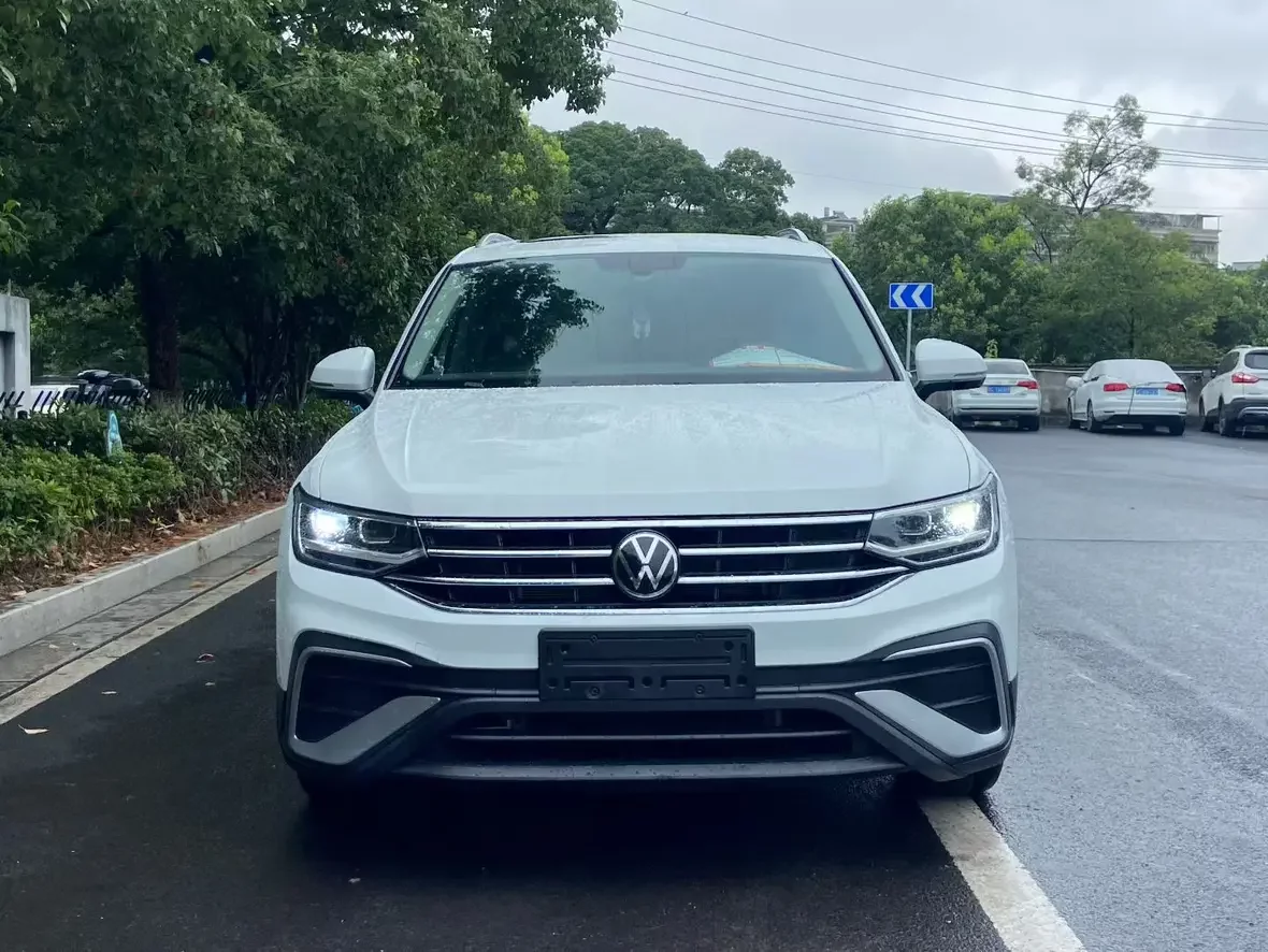 Volkswagen Tiguan L
