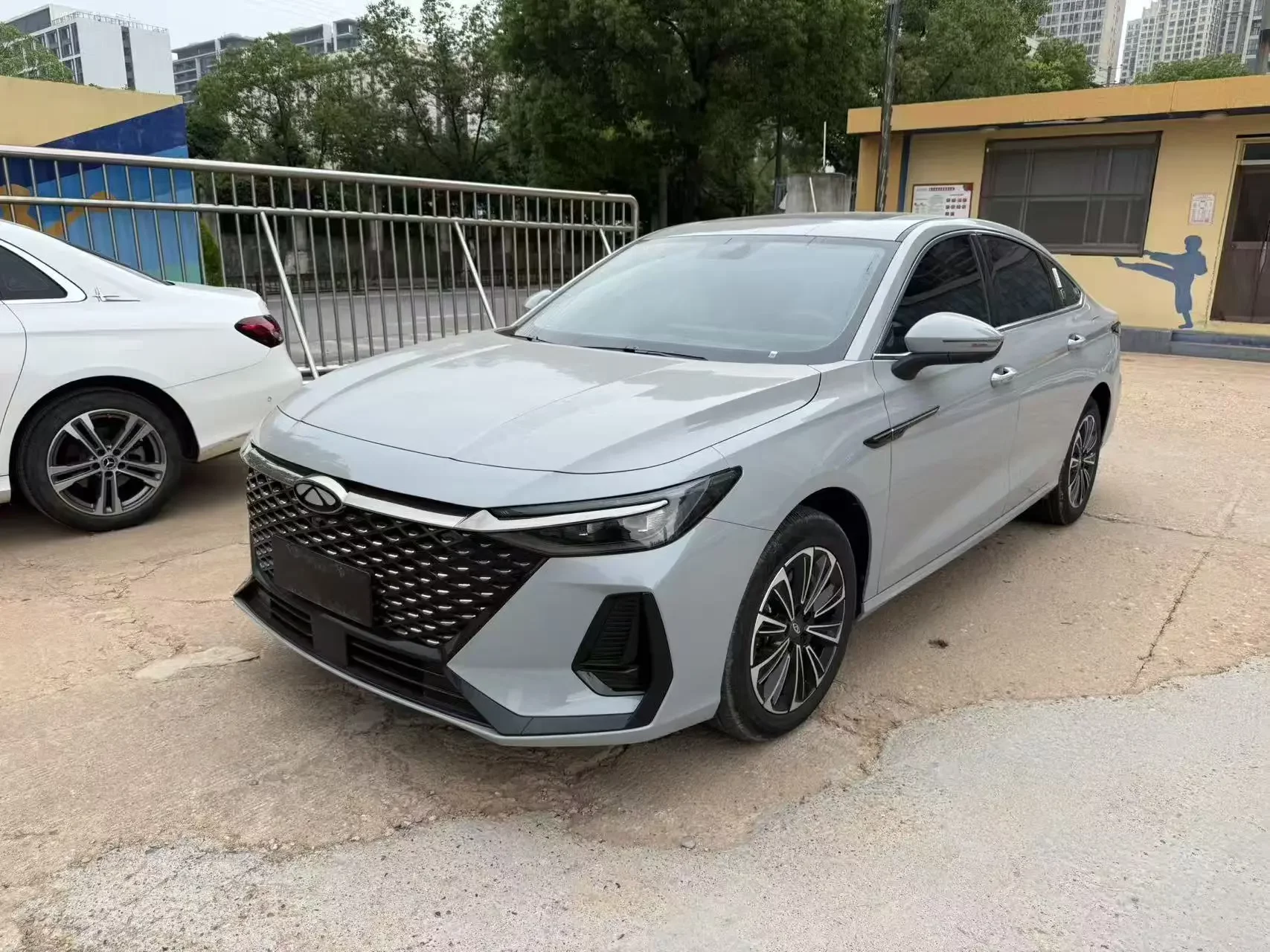 Chery Fengyun A8