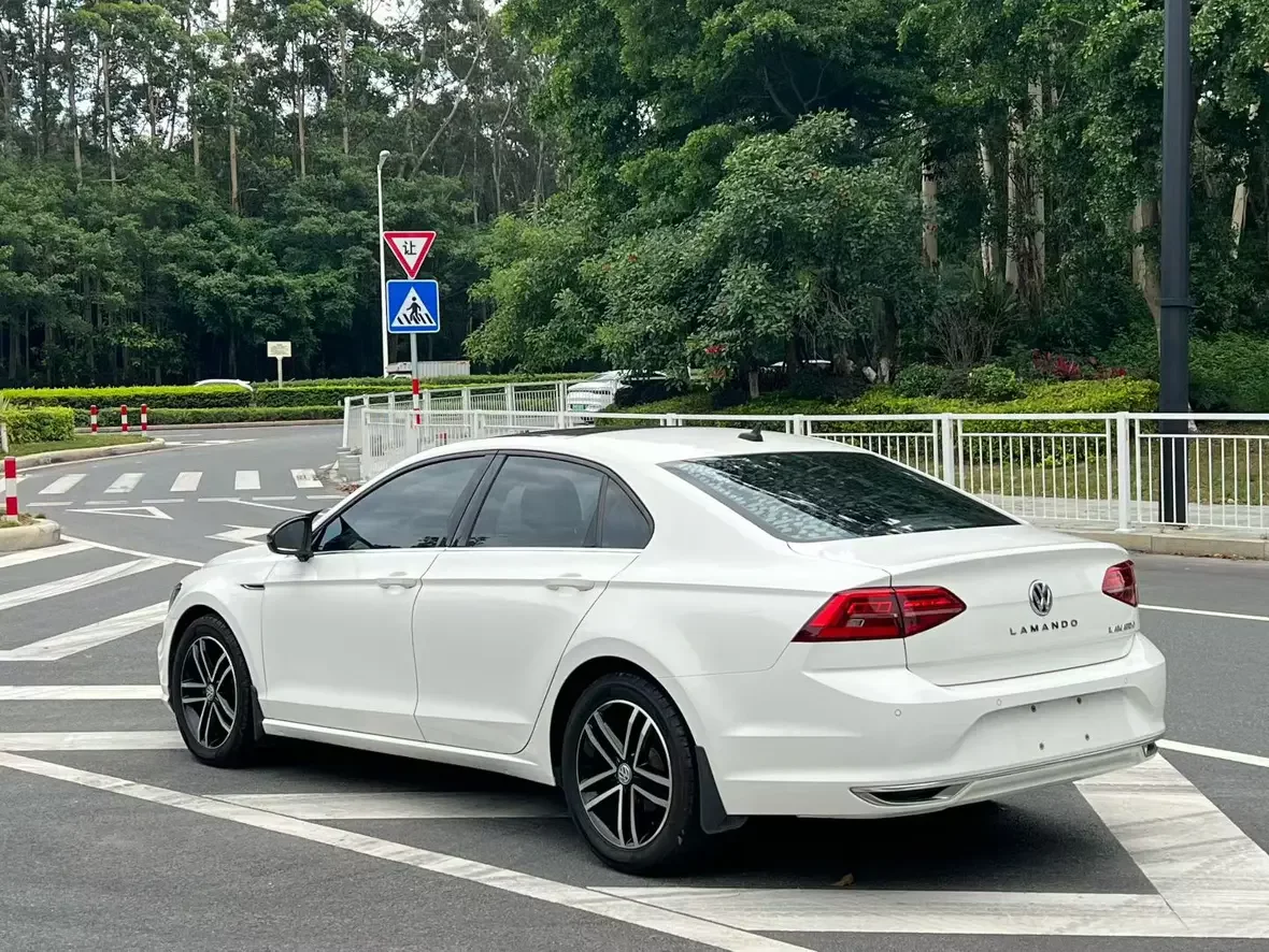 Volkswagen Lamando