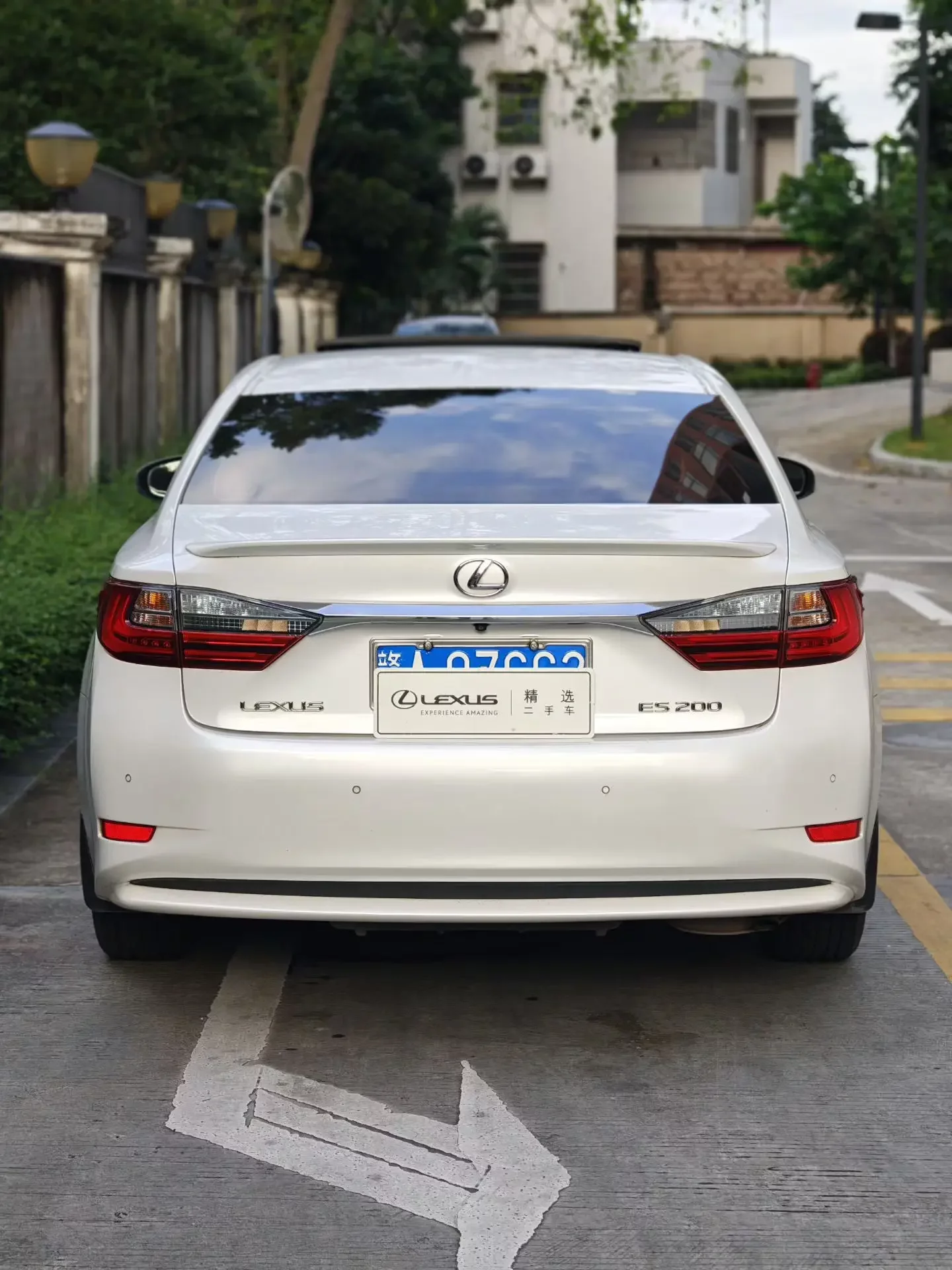 Lexus ES