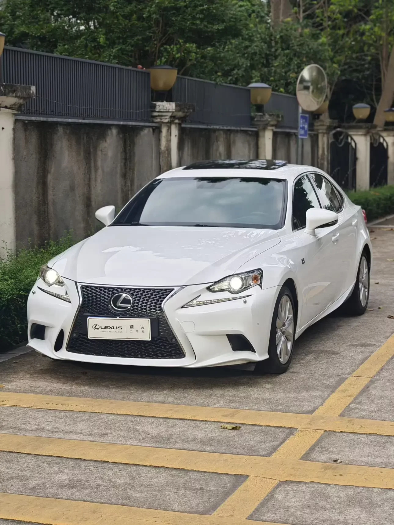 Lexus IS  из Китая