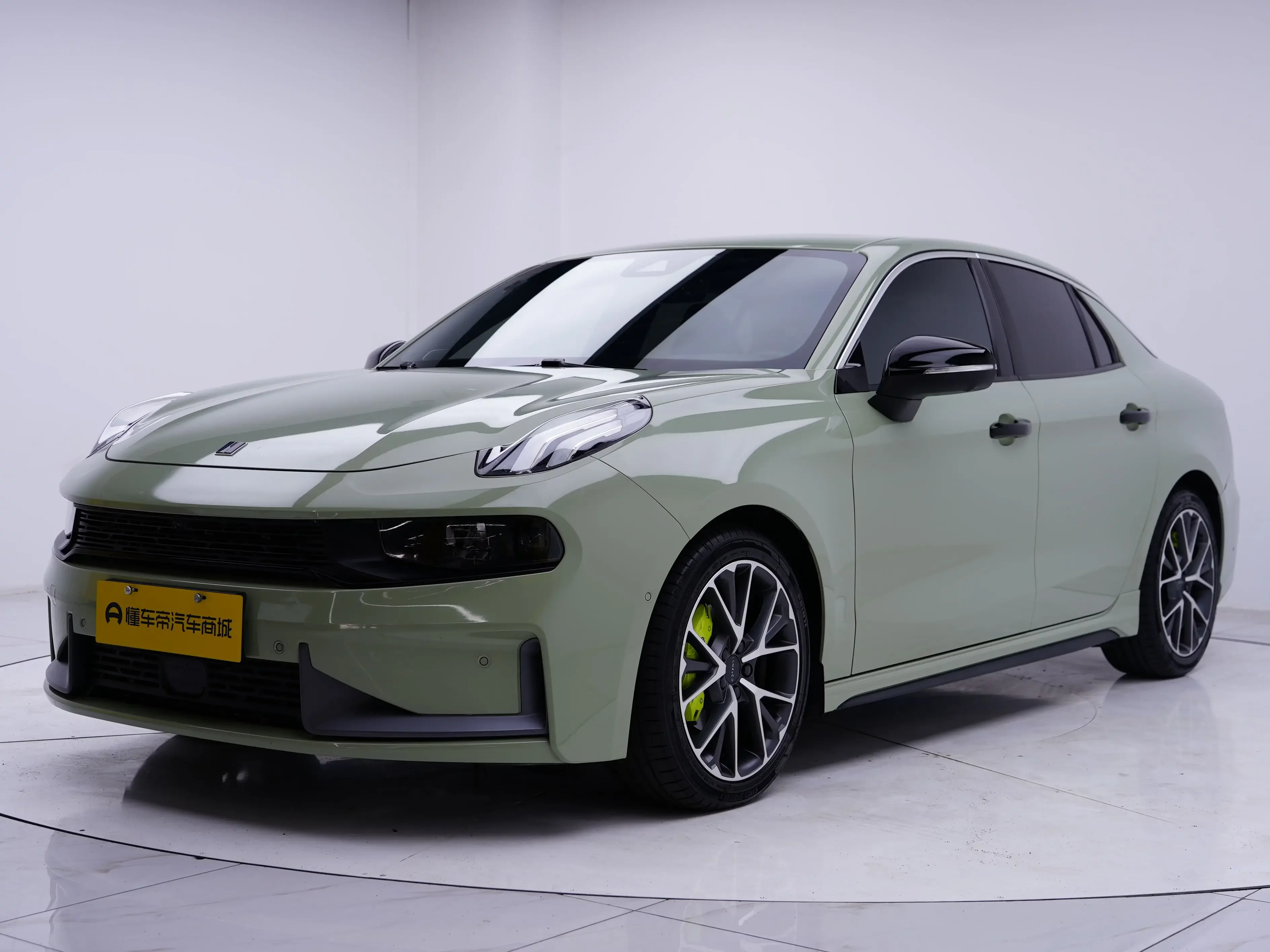 Lynk & Co 03