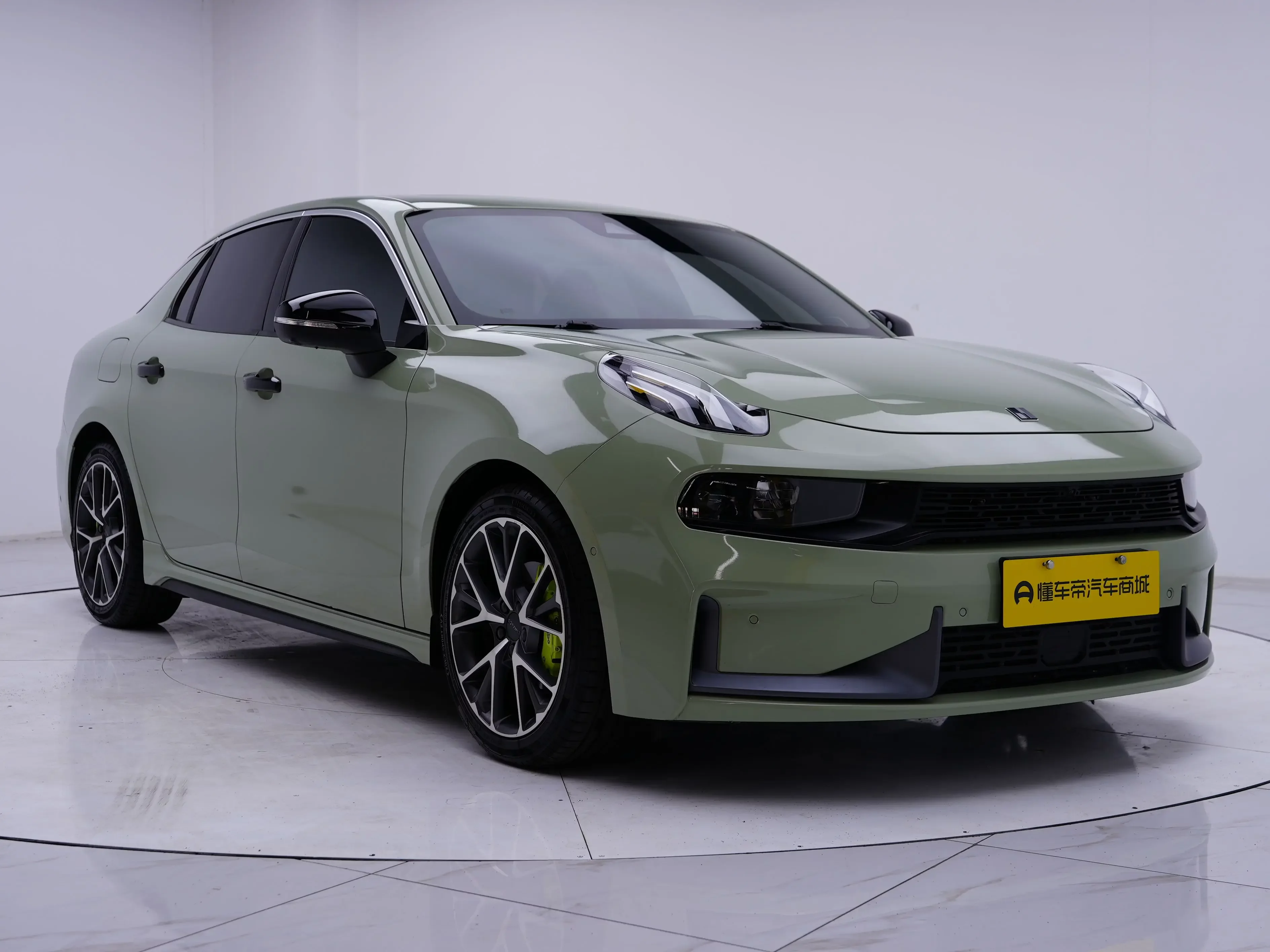 Lynk & Co 03