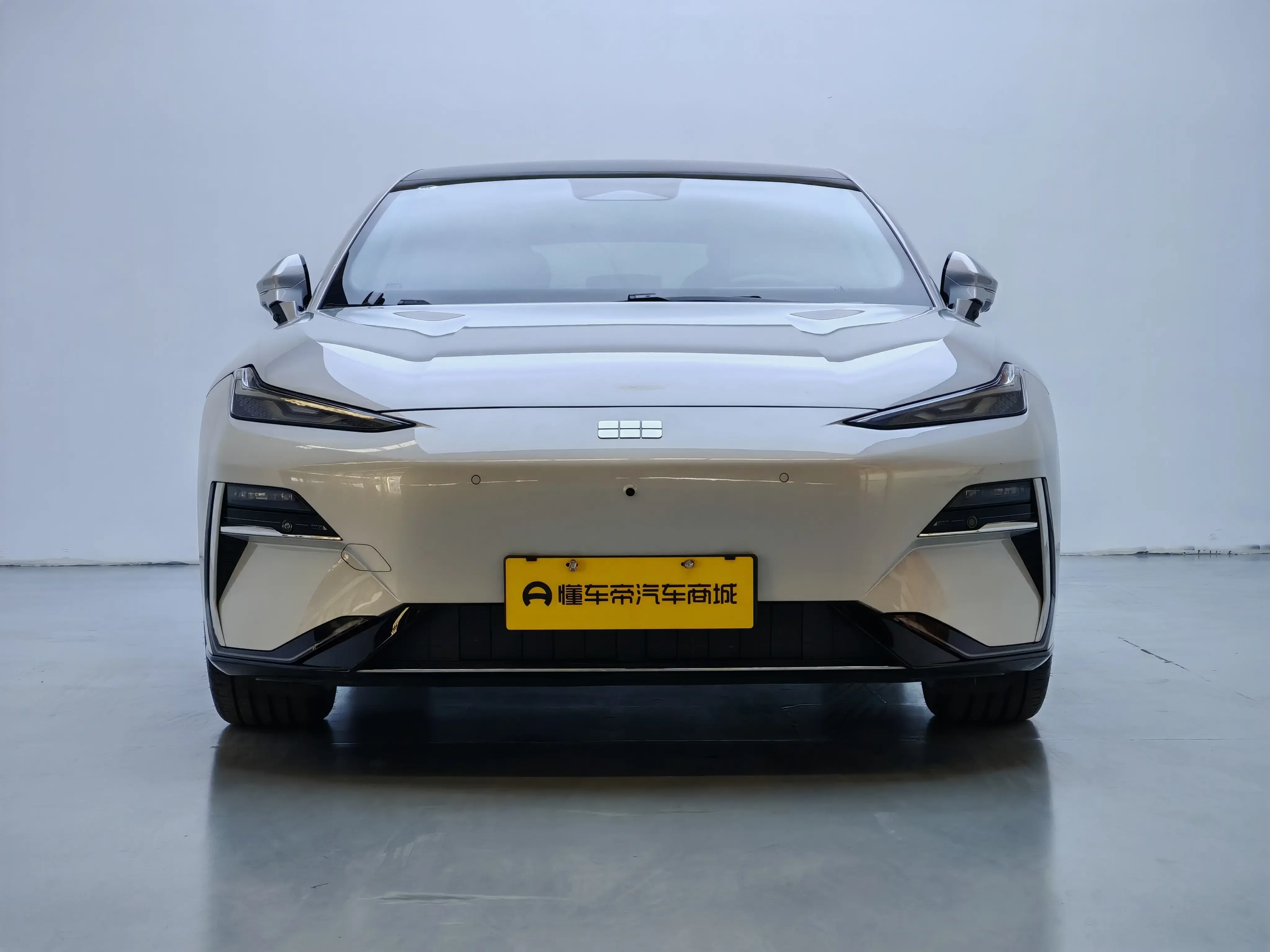 Geely Galaxy E8