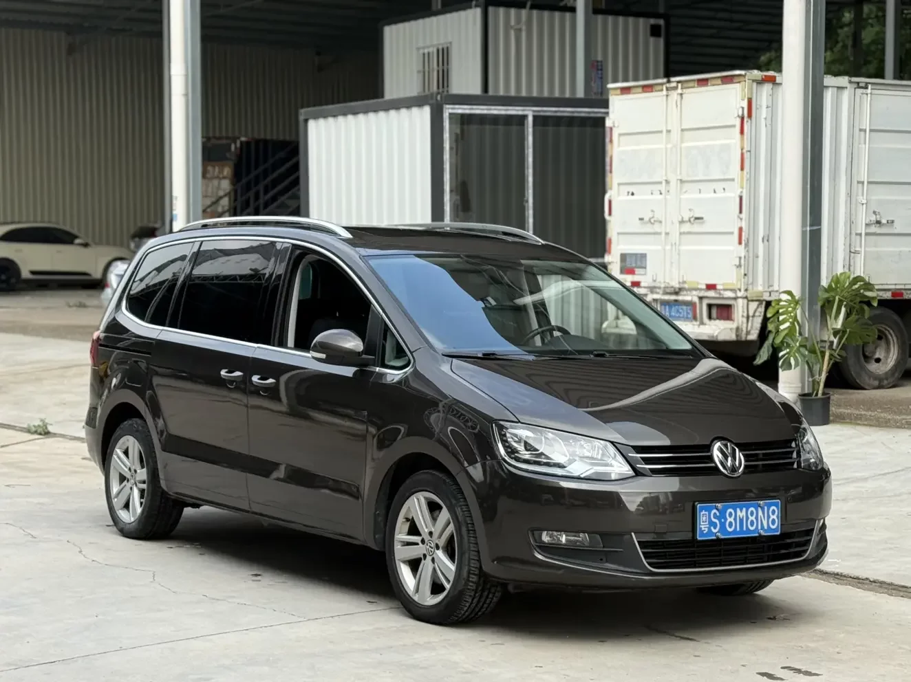 Volkswagen Sharon