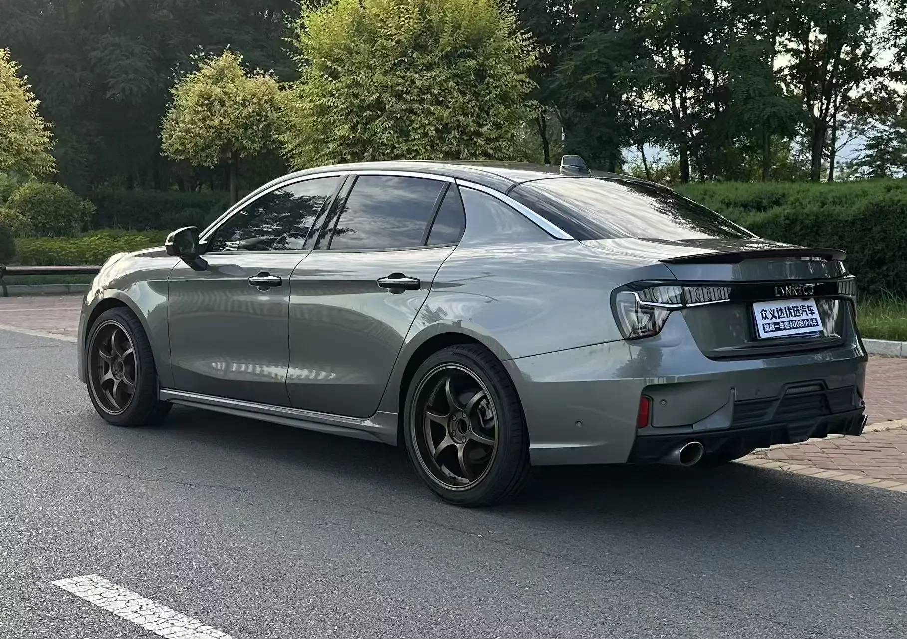 Lynk & Co 03