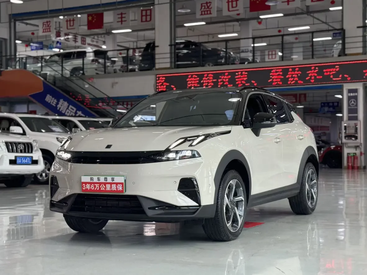 Lynk & Co 06