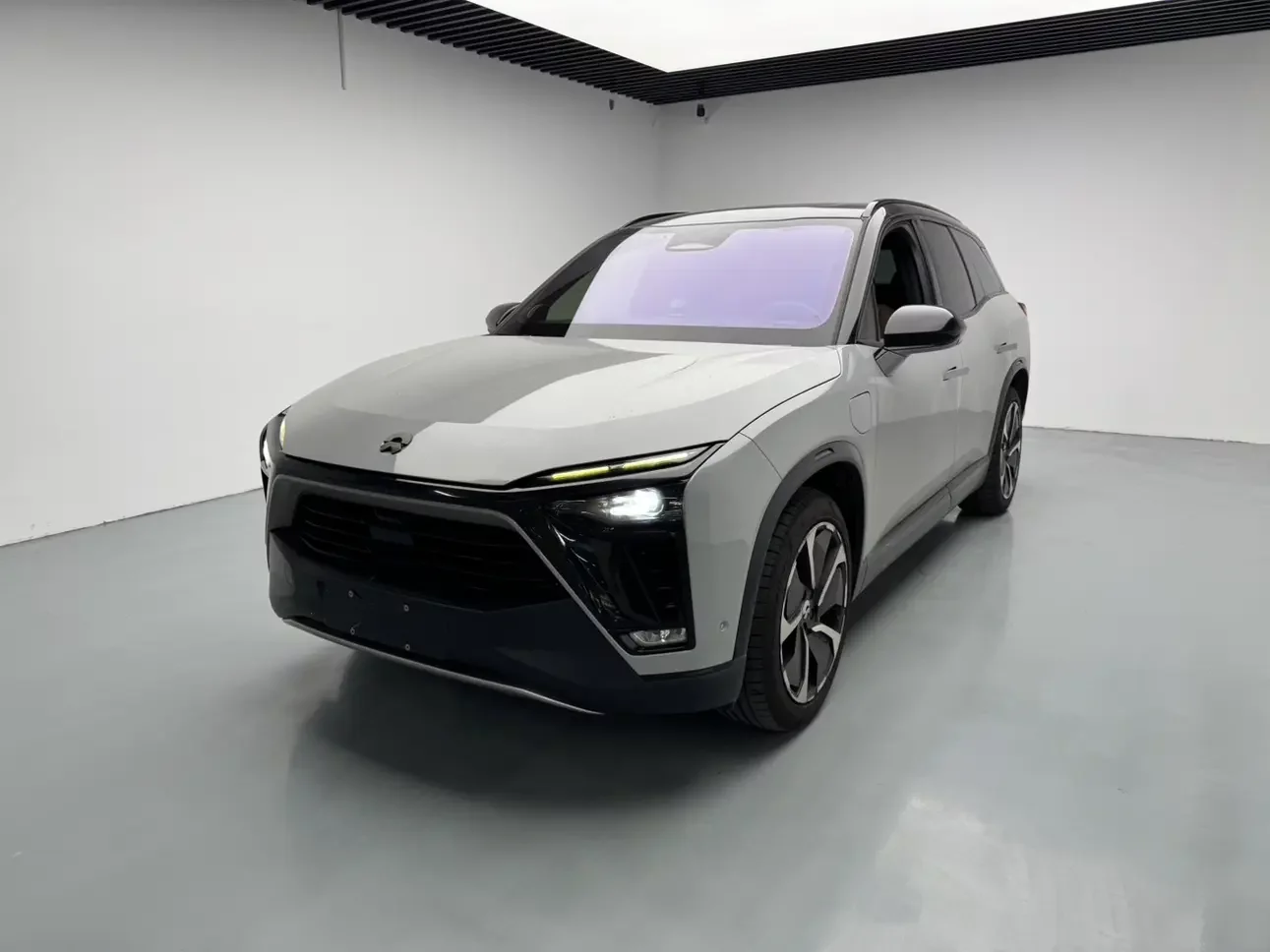 NIO ES8